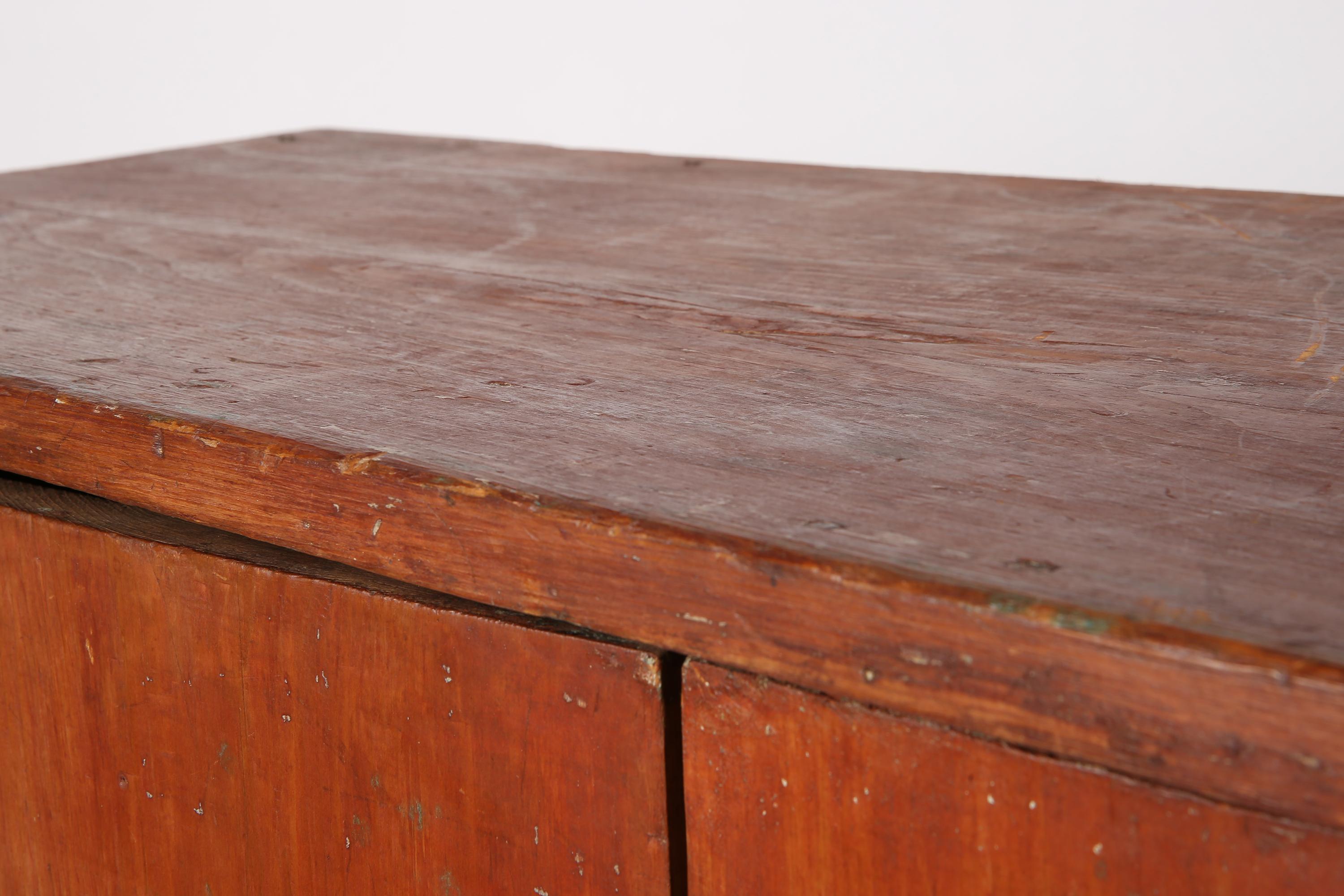 Early 19th Century Primitive American Red Wash Pine Shaker Cupboard For Sale 13