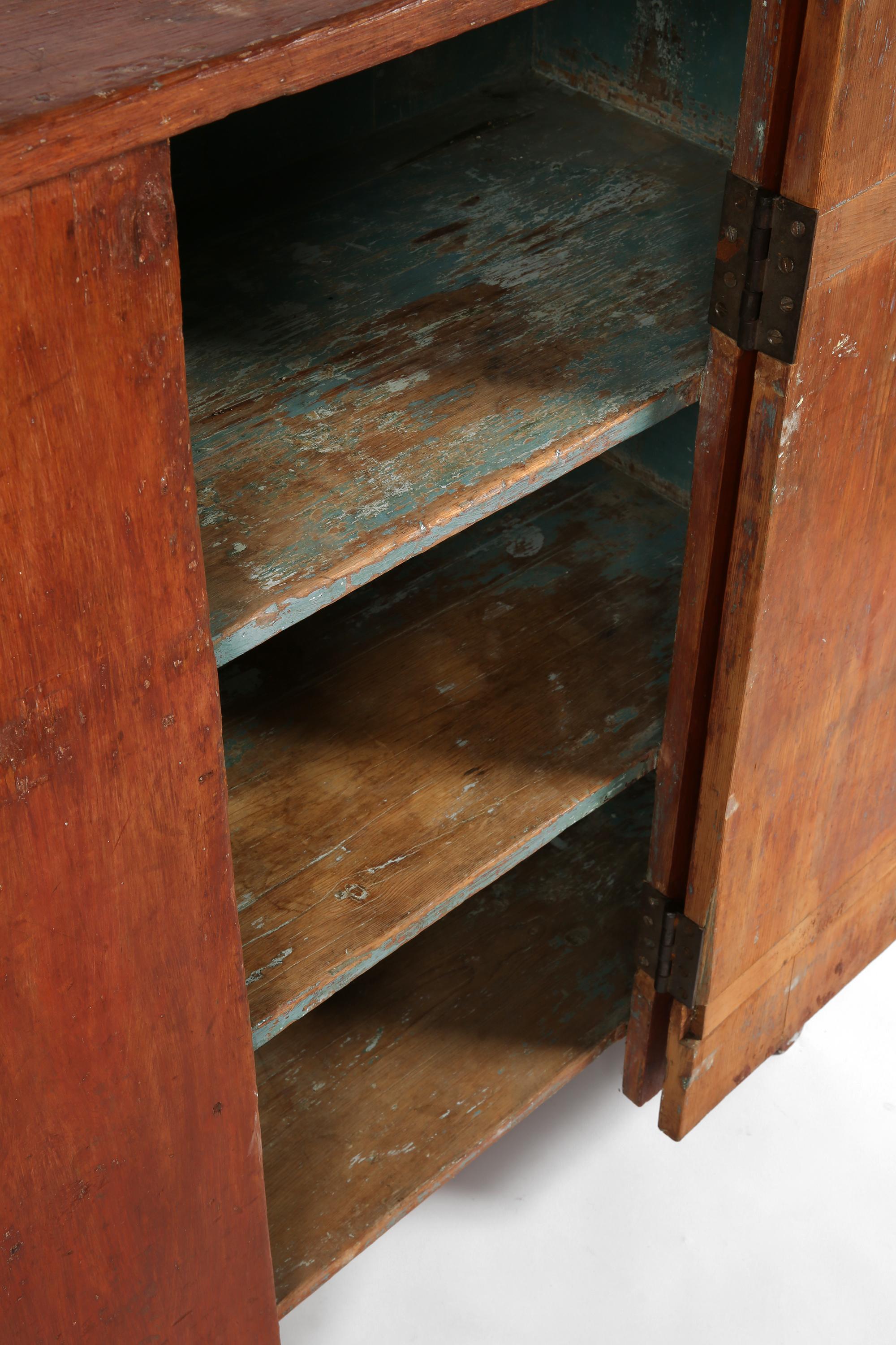 Early 19th Century Primitive American Red Wash Pine Shaker Cupboard For Sale 14