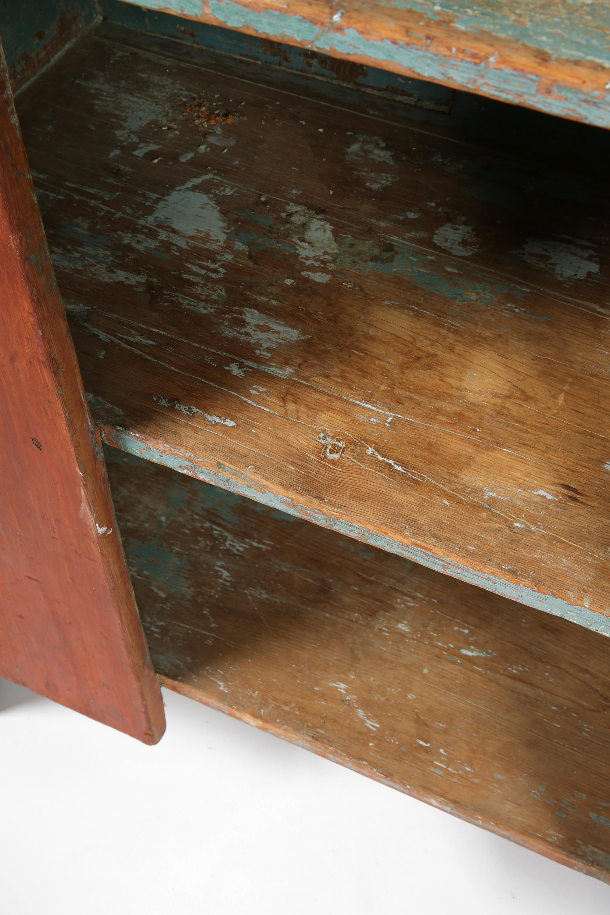 Early 19th Century Primitive American Red Wash Pine Shaker Cupboard For Sale 15