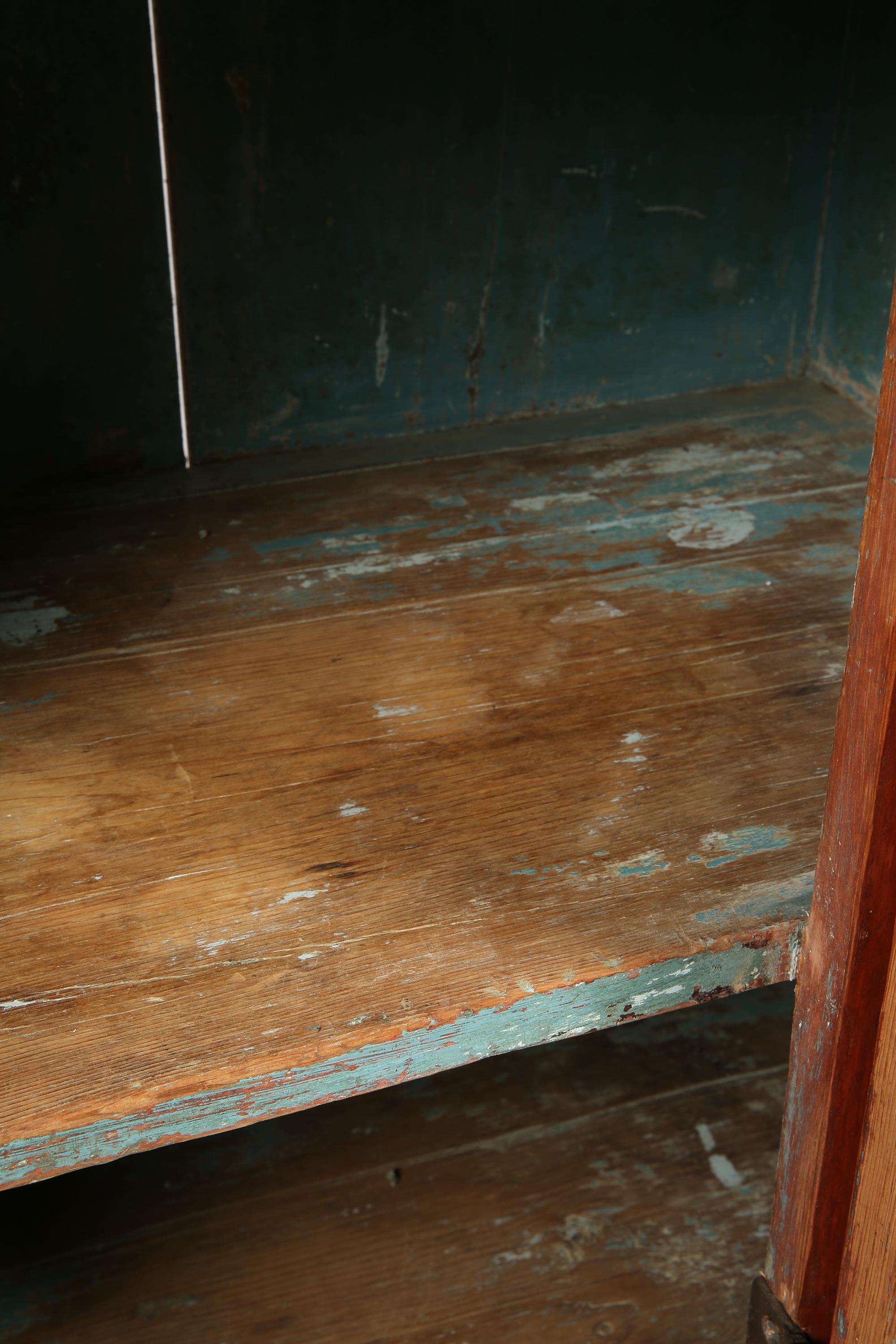 Early 19th Century Primitive American Red Wash Pine Shaker Cupboard For Sale 16