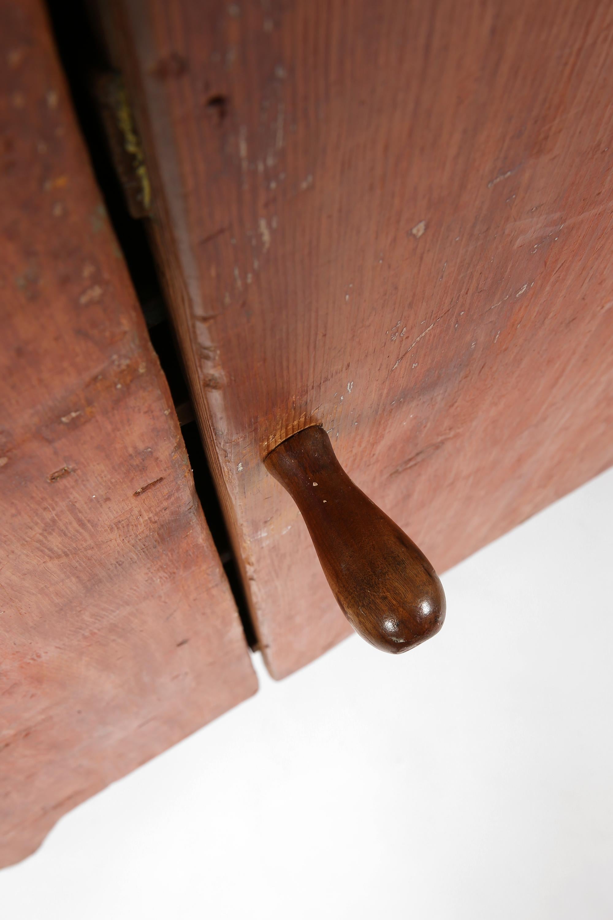 Early 19th Century Primitive American Red Wash Pine Shaker Cupboard For Sale 2