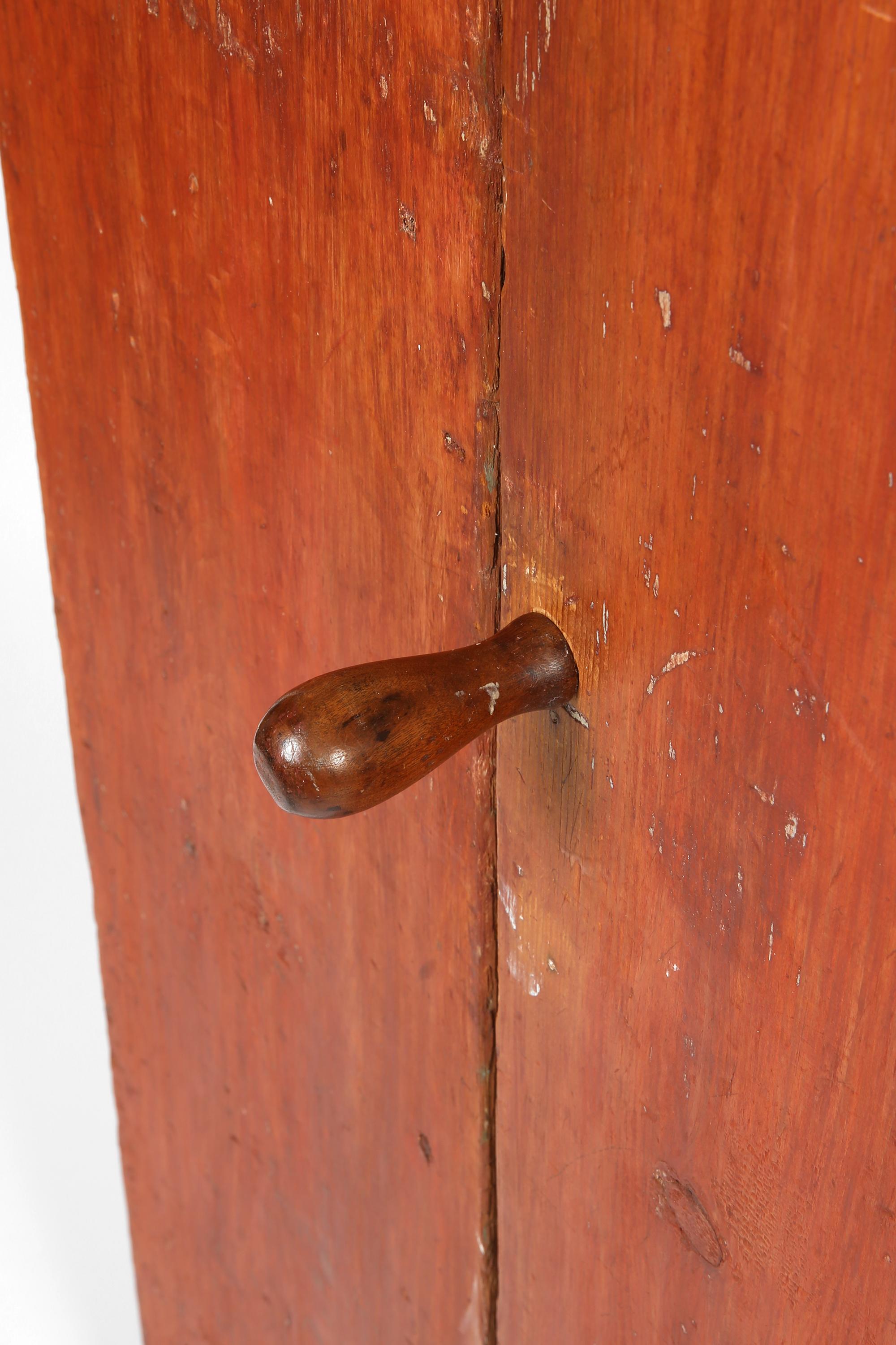 Early 19th Century Primitive American Red Wash Pine Shaker Cupboard For Sale 3