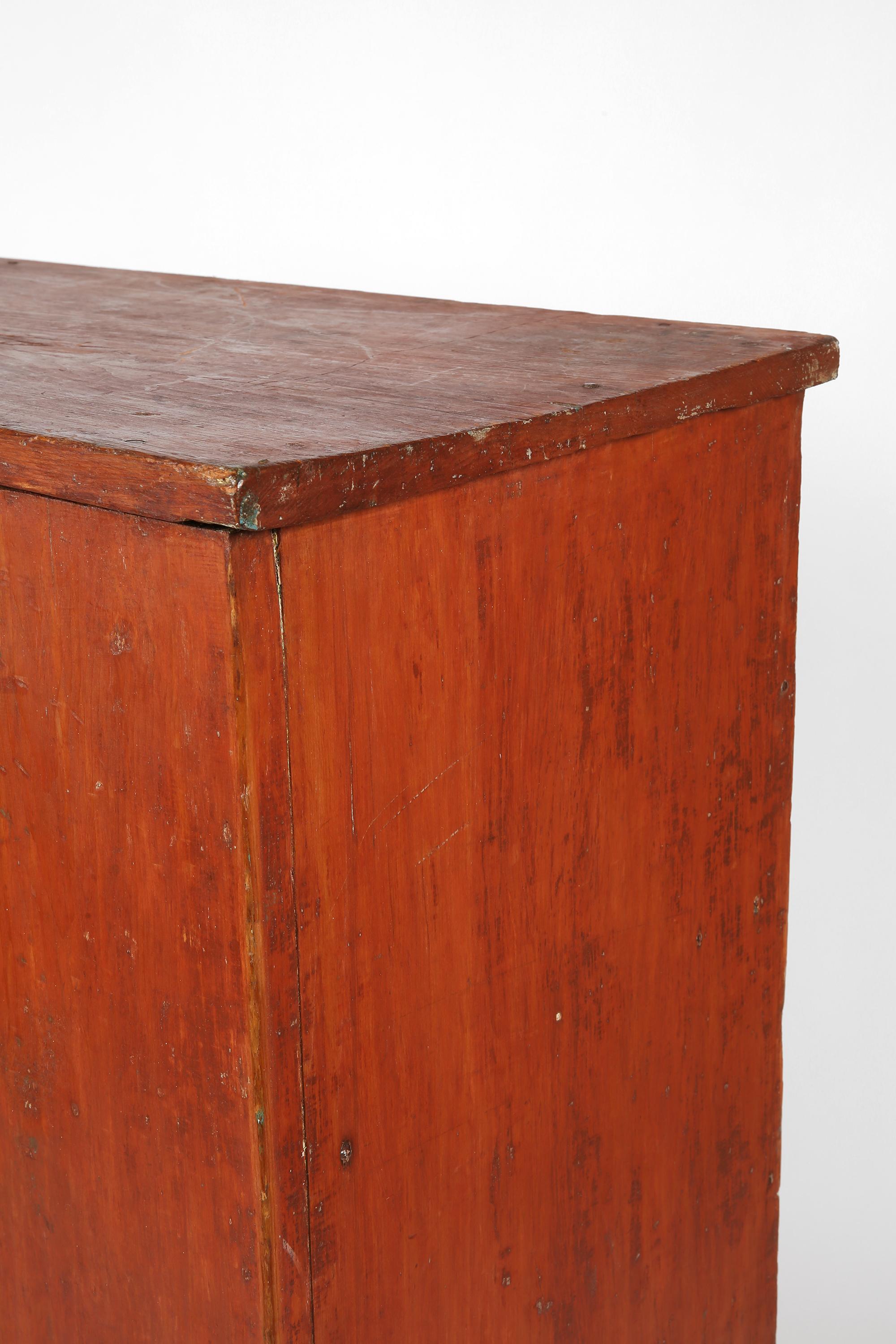 Early 19th Century Primitive American Red Wash Pine Shaker Cupboard For Sale 4