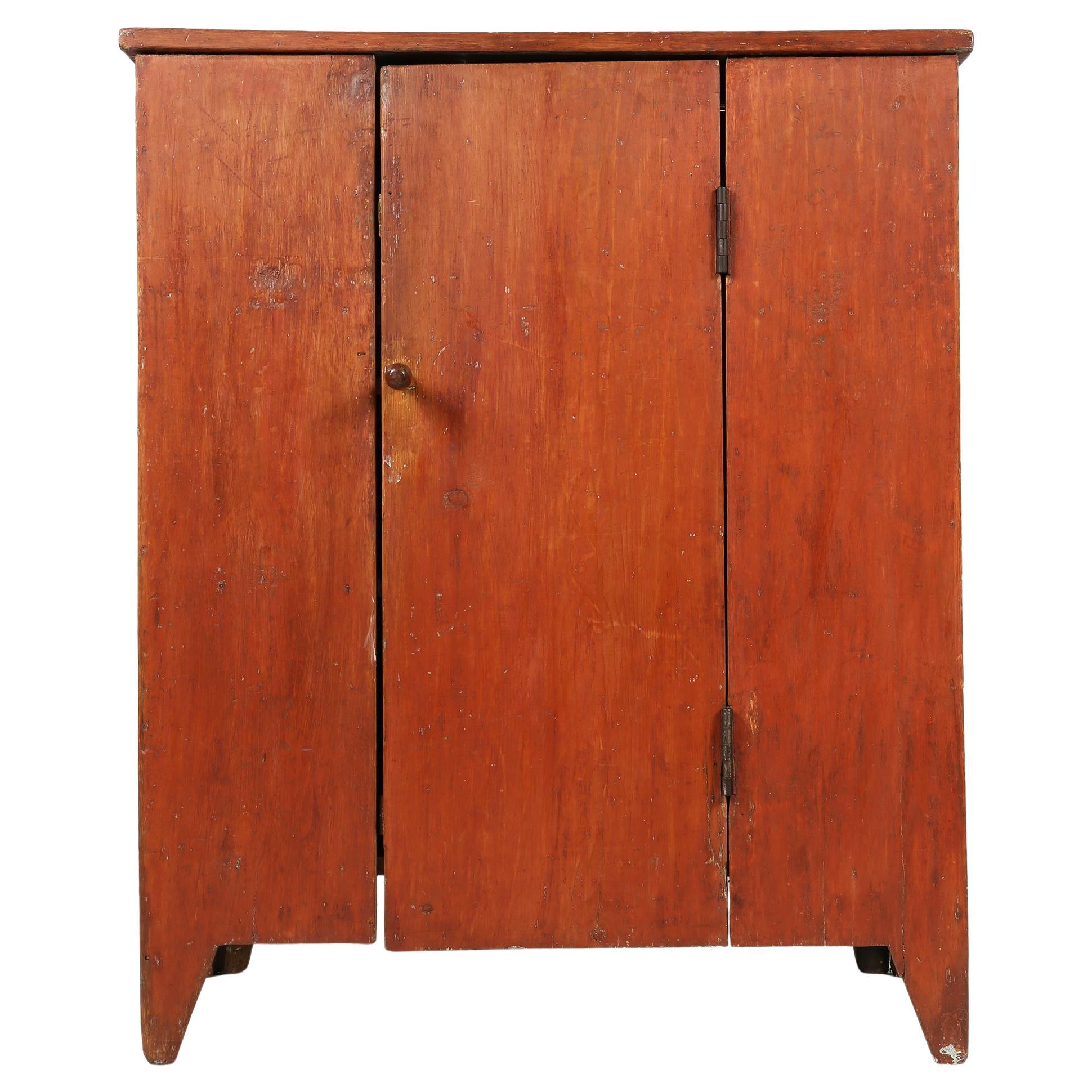 Frühes 19. Jahrhundert Primitive American Red Wash Pine Shaker Cupboard