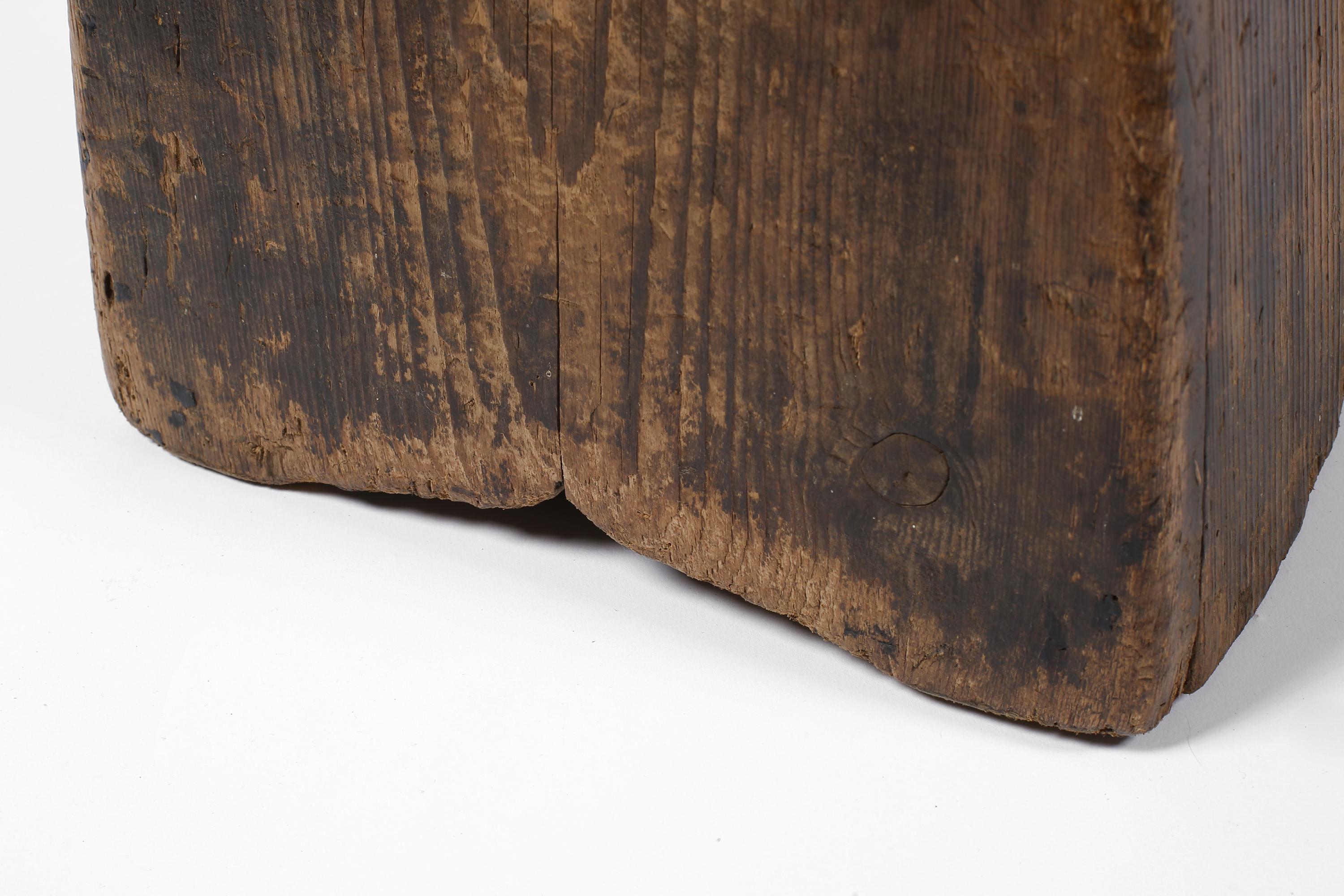 Taburete de caja escocesa Wabi Sabi rústico primitivo de principios del siglo XIX en venta 2