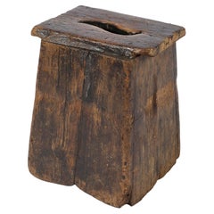 Sgabello a scatola scozzese Wabi Sabi primitivo dell'inizio del XIX secolo