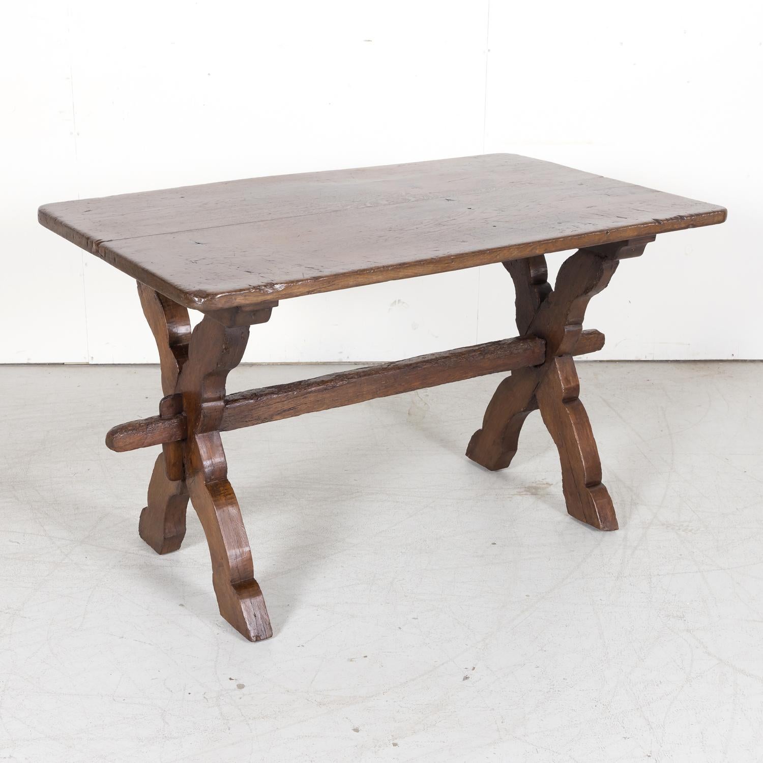 Early 19th Century Primitive Spanish Oak Side Table with X Base and Stretcher 11