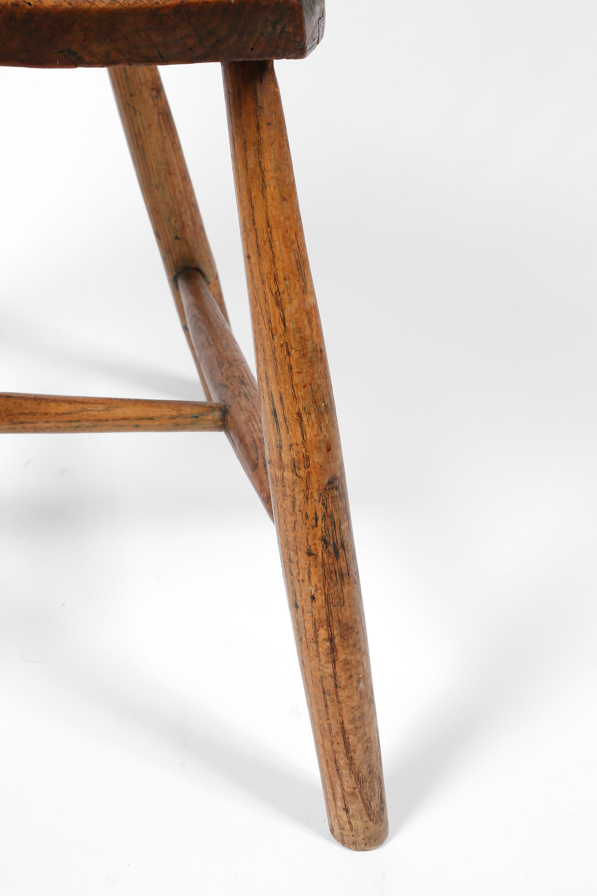 Silla Windsor con respaldo de varilla primitiva de principios del siglo XIX en venta 7