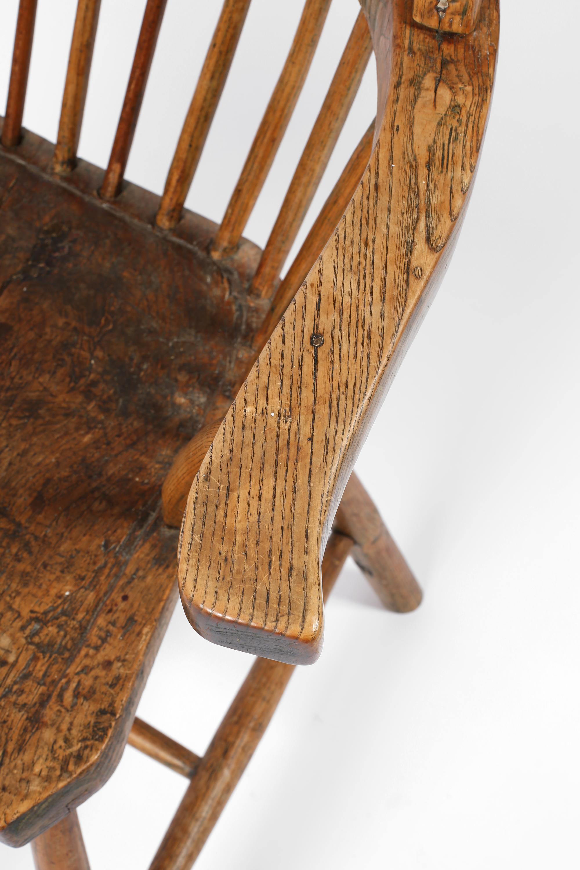 Silla Windsor con respaldo de varilla primitiva de principios del siglo XIX en venta 12