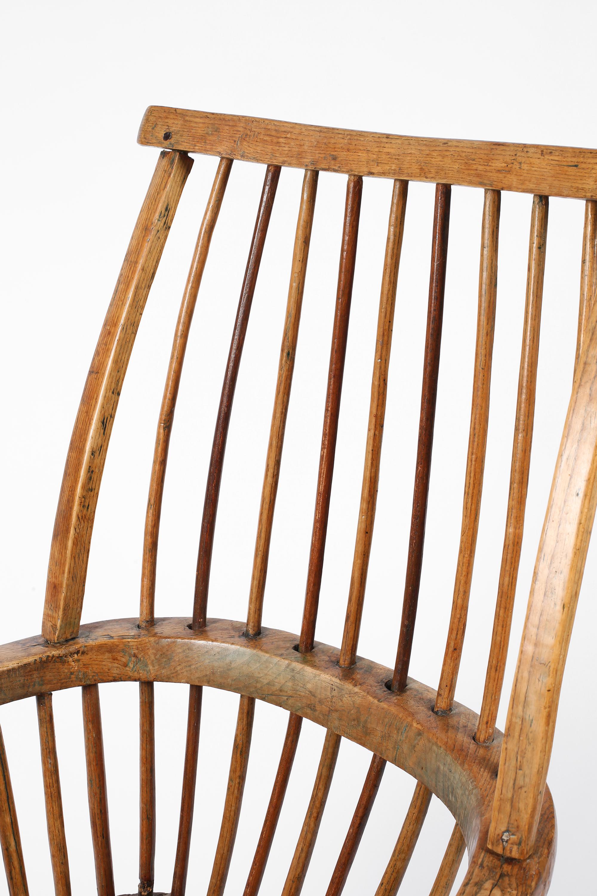 Silla Windsor con respaldo de varilla primitiva de principios del siglo XIX en venta 13