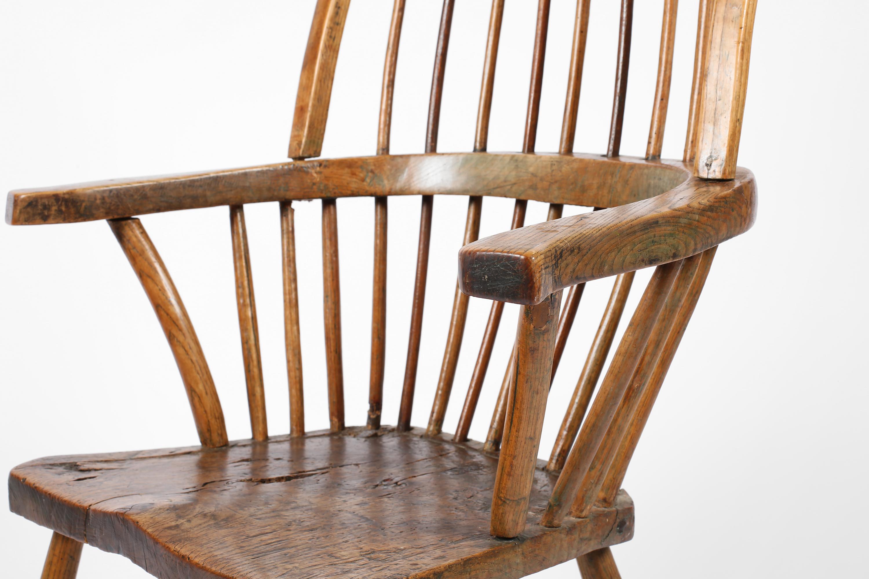 Silla Windsor con respaldo de varilla primitiva de principios del siglo XIX en venta 14
