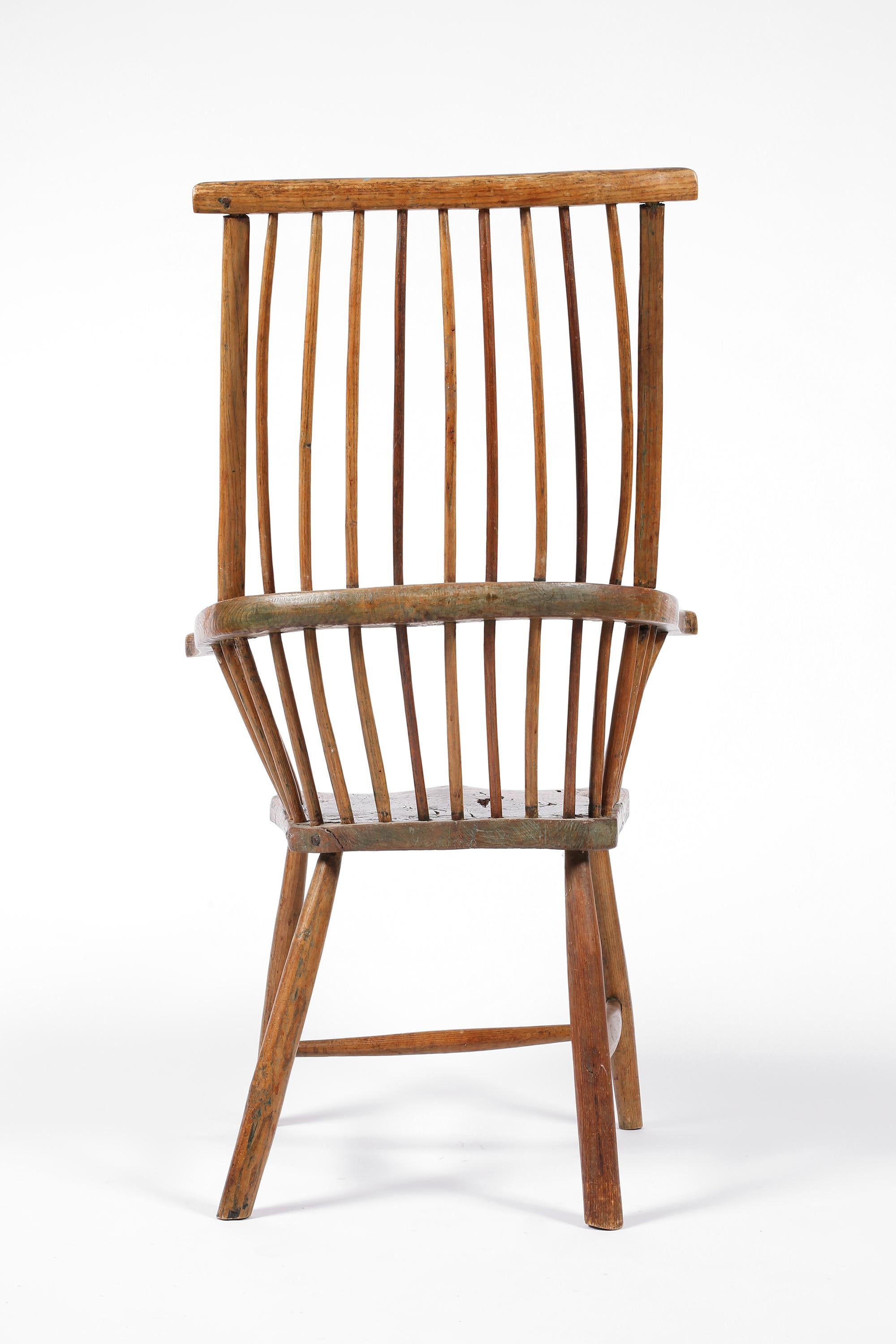 Silla Windsor con respaldo de varilla primitiva de principios del siglo XIX en venta 2
