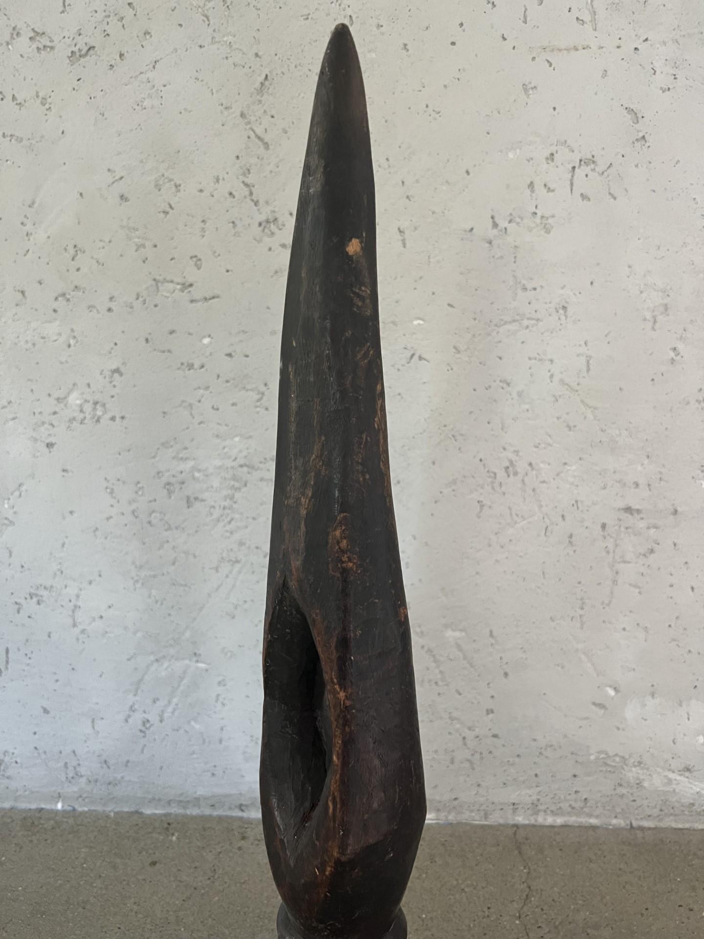 Early 19th Century Primitive Wood Mortar From Congo  In Excellent Condition For Sale In Chicago, IL