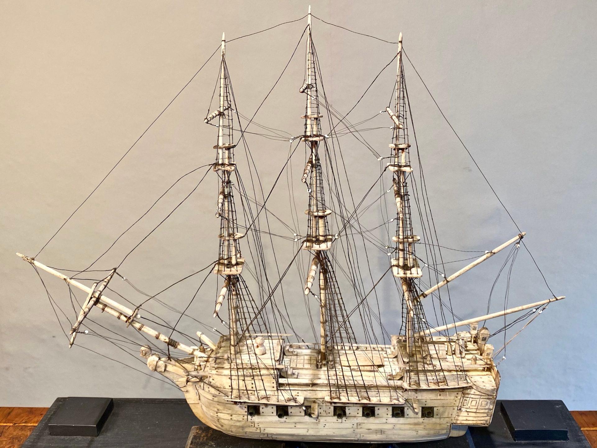 Early 19th Century Prisoner of War Bone Model Ship In Good Condition In Lymington, GB