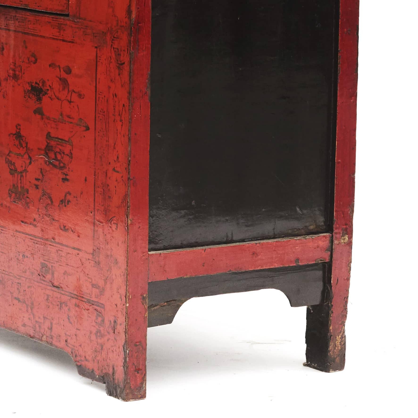 Qing Dynasty Lack Kabinett mit Dekorationen (Chinesisch) im Angebot