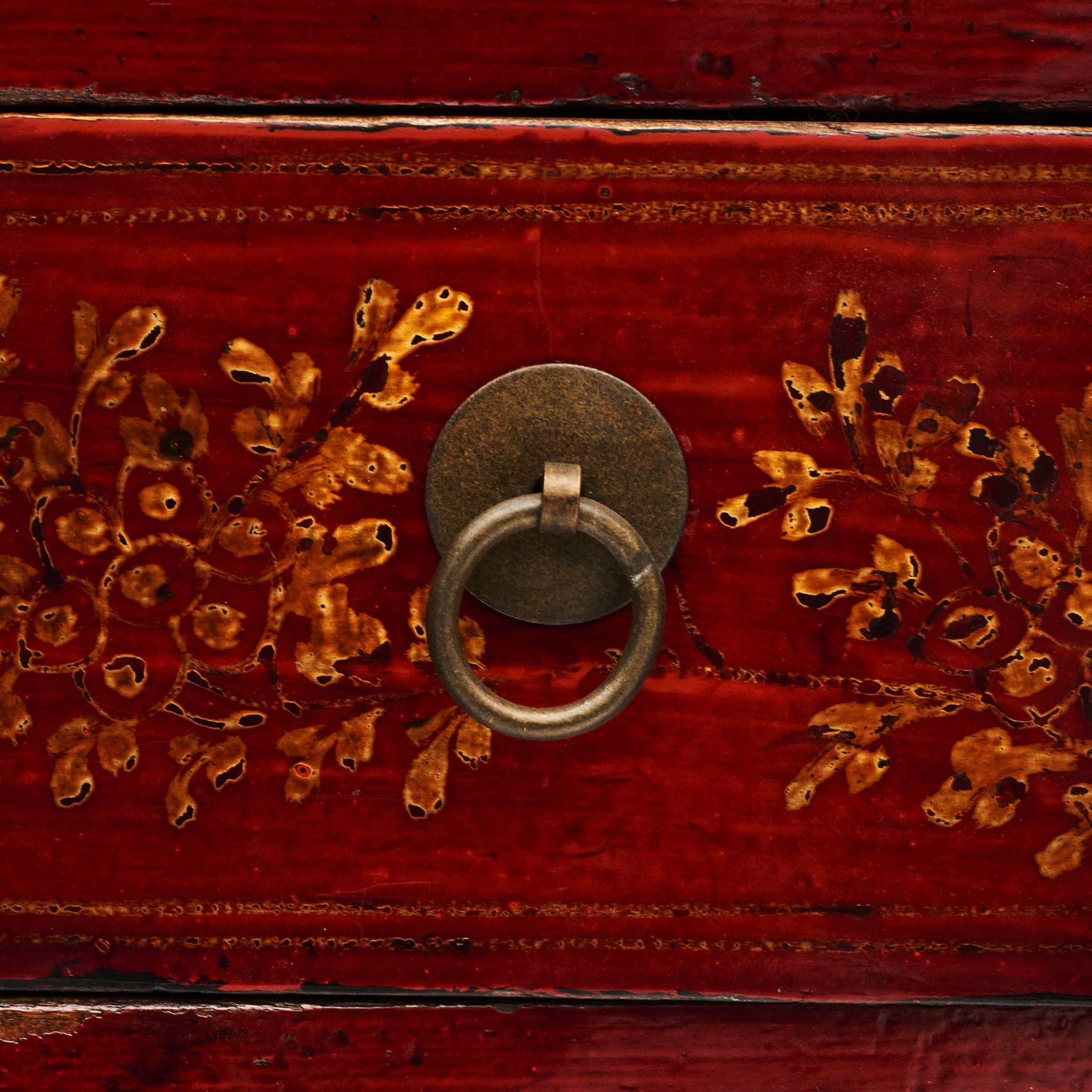Laiton  Cabinet en laque de la dynastie Qing avec décorations en vente