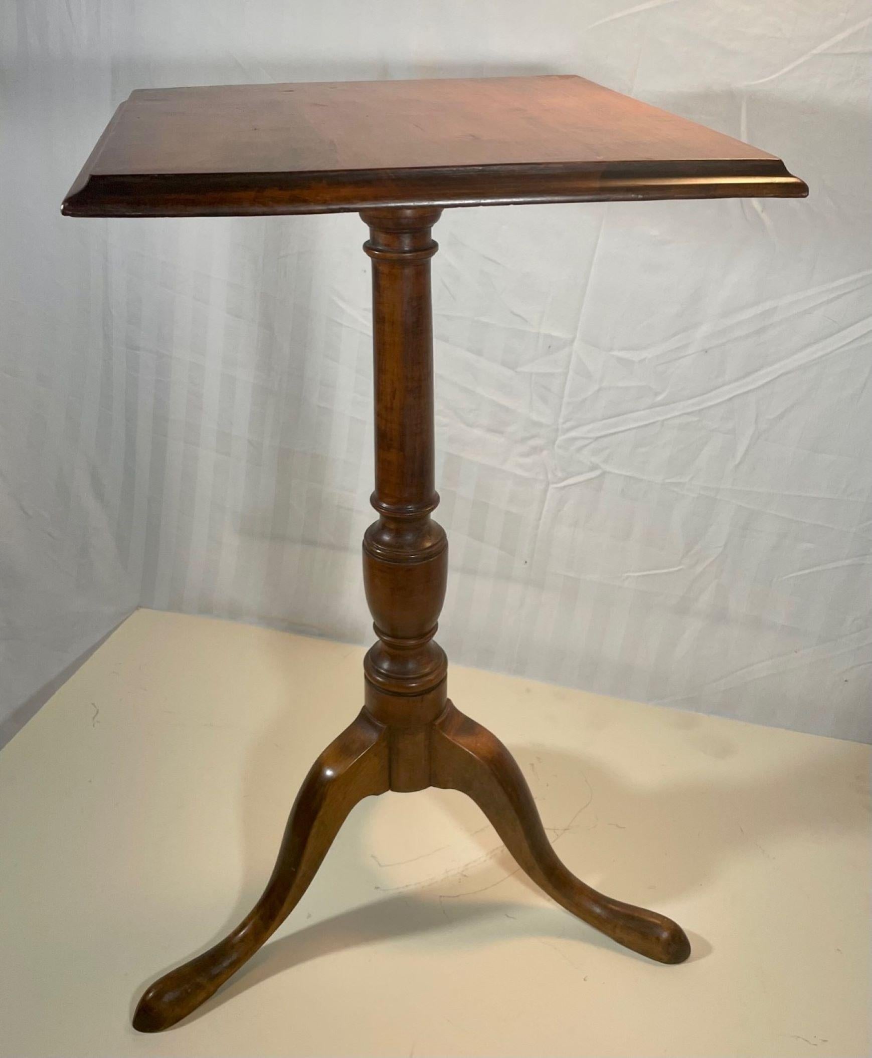 Carved Early 19th Century Queen Anne New England Tiger Maple Candlestand For Sale