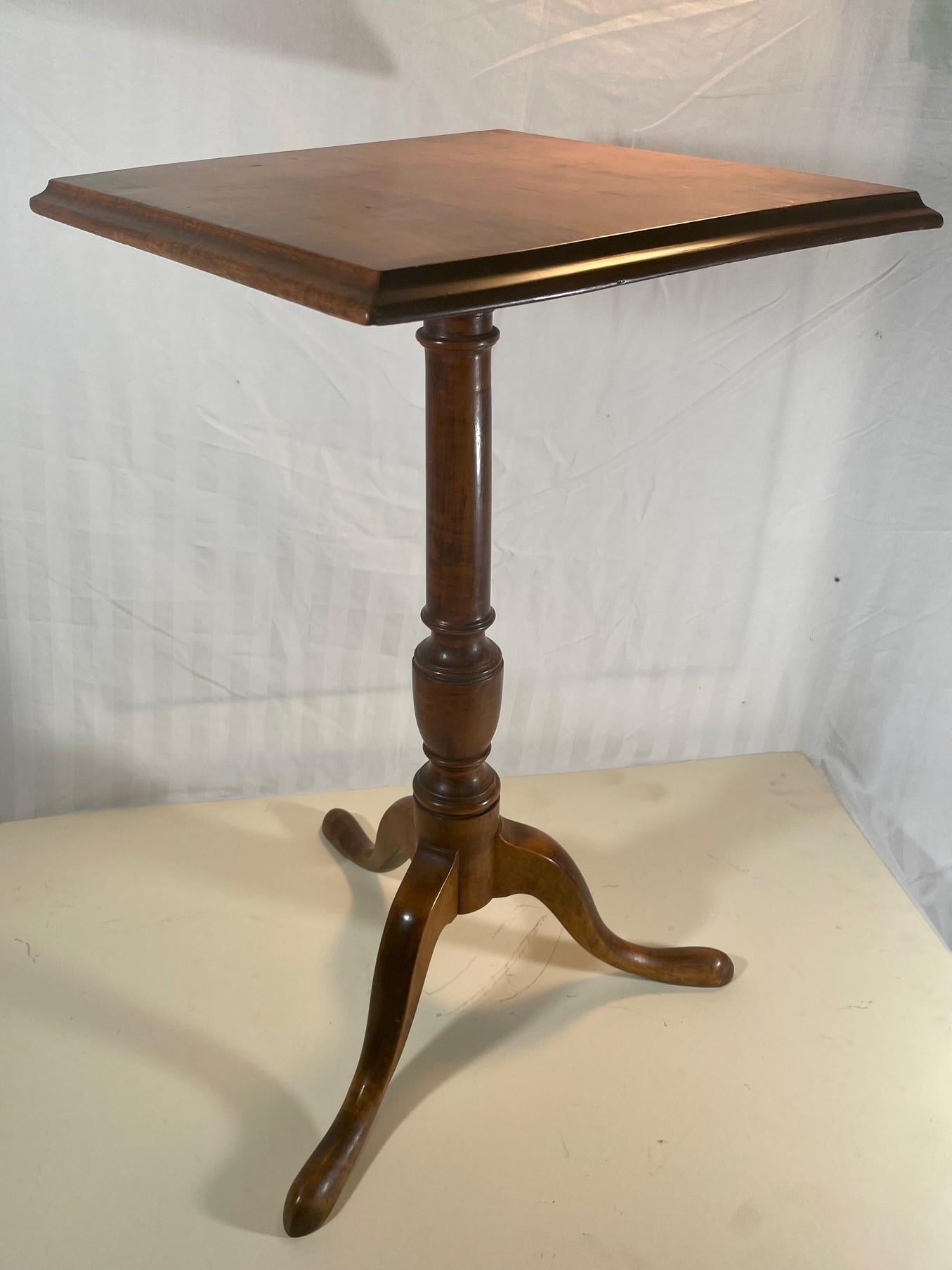 Early 19th Century Queen Anne New England Tiger Maple Candlestand For Sale 4