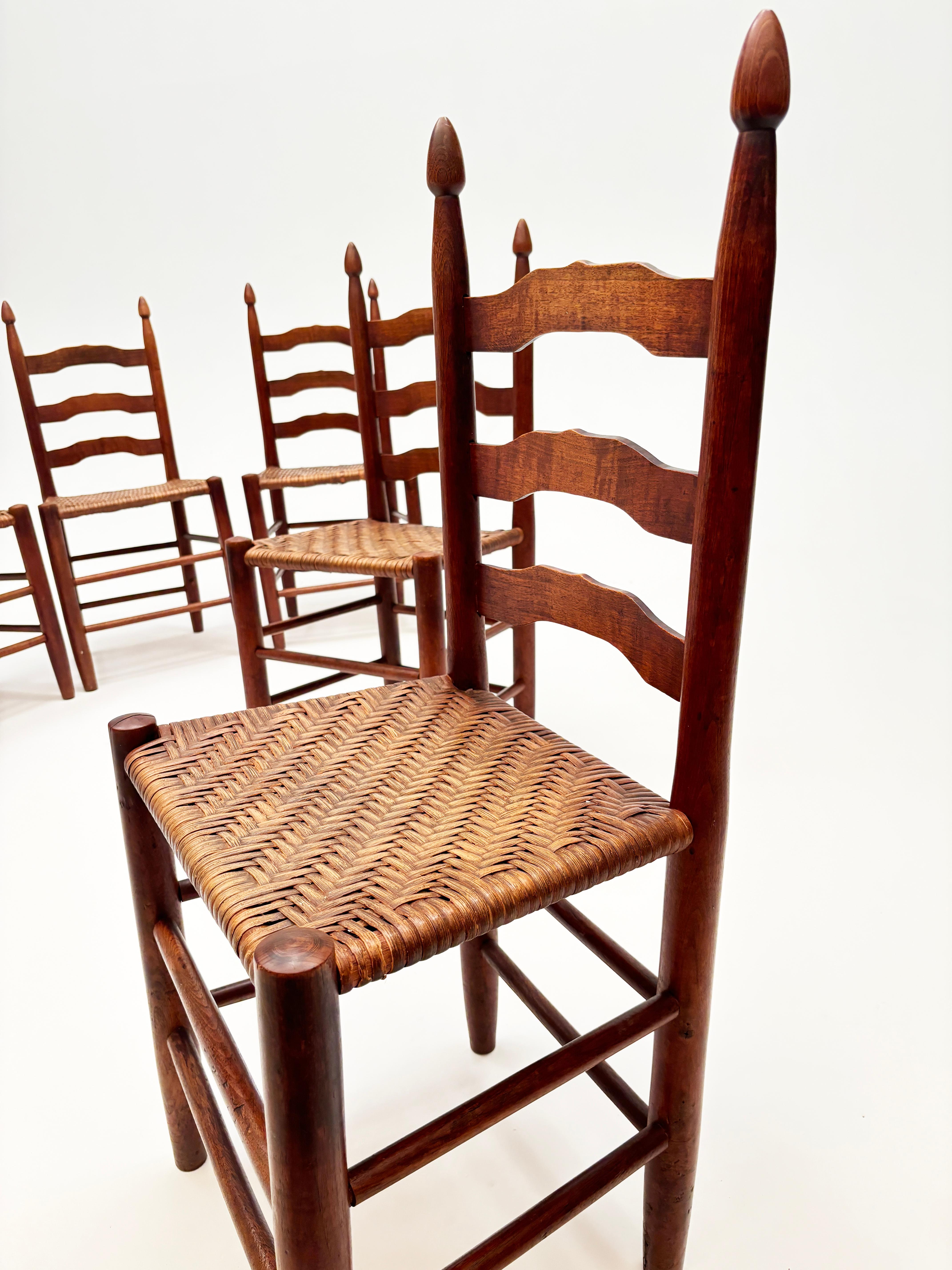 Début 19ème siècle Rare Chaises à dossier en échelle avec sièges à chevrons Ensemble de 6 en vente 11