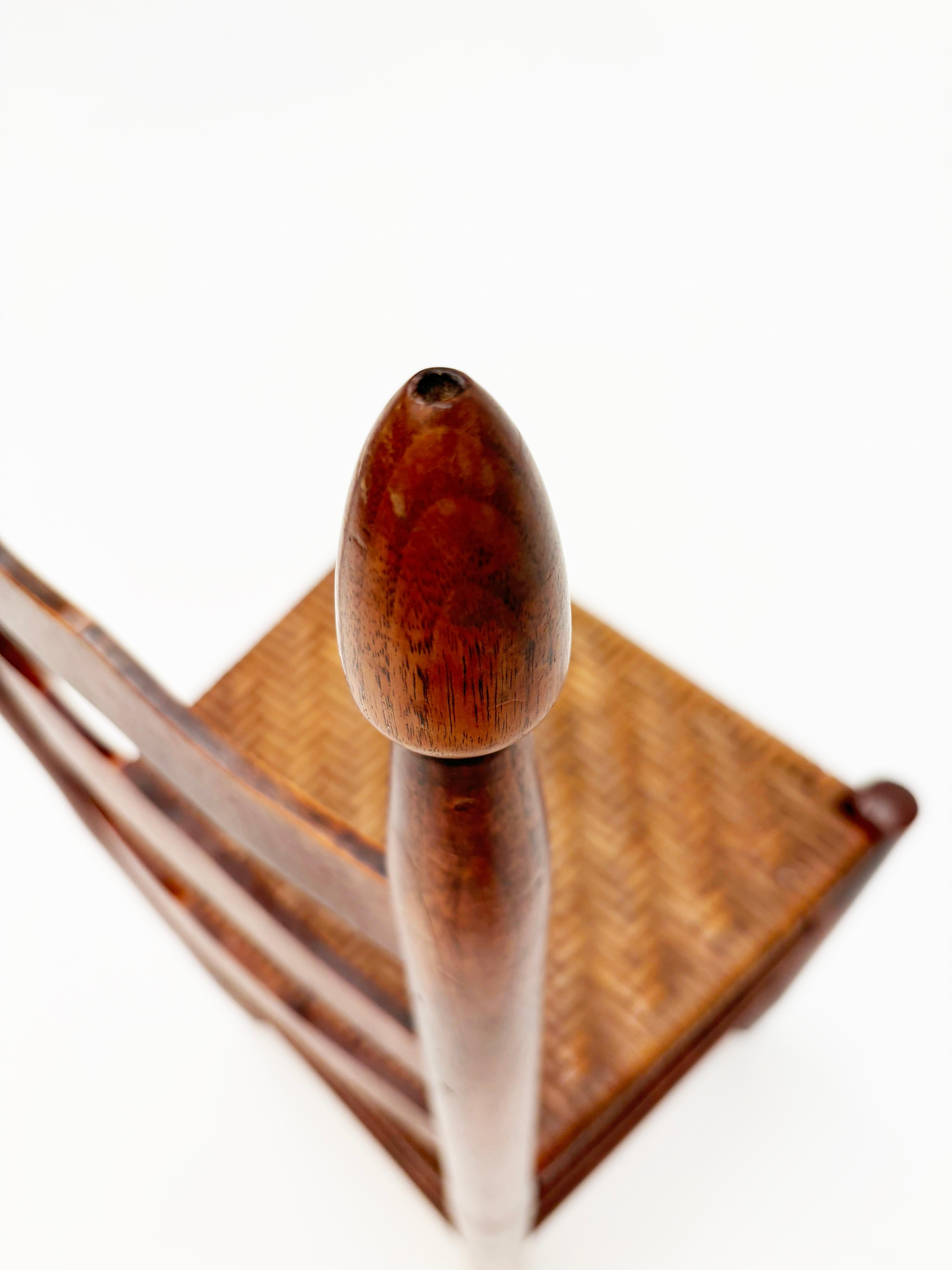 XIXe siècle Début 19ème siècle Rare Chaises à dossier en échelle avec sièges à chevrons Ensemble de 6 en vente