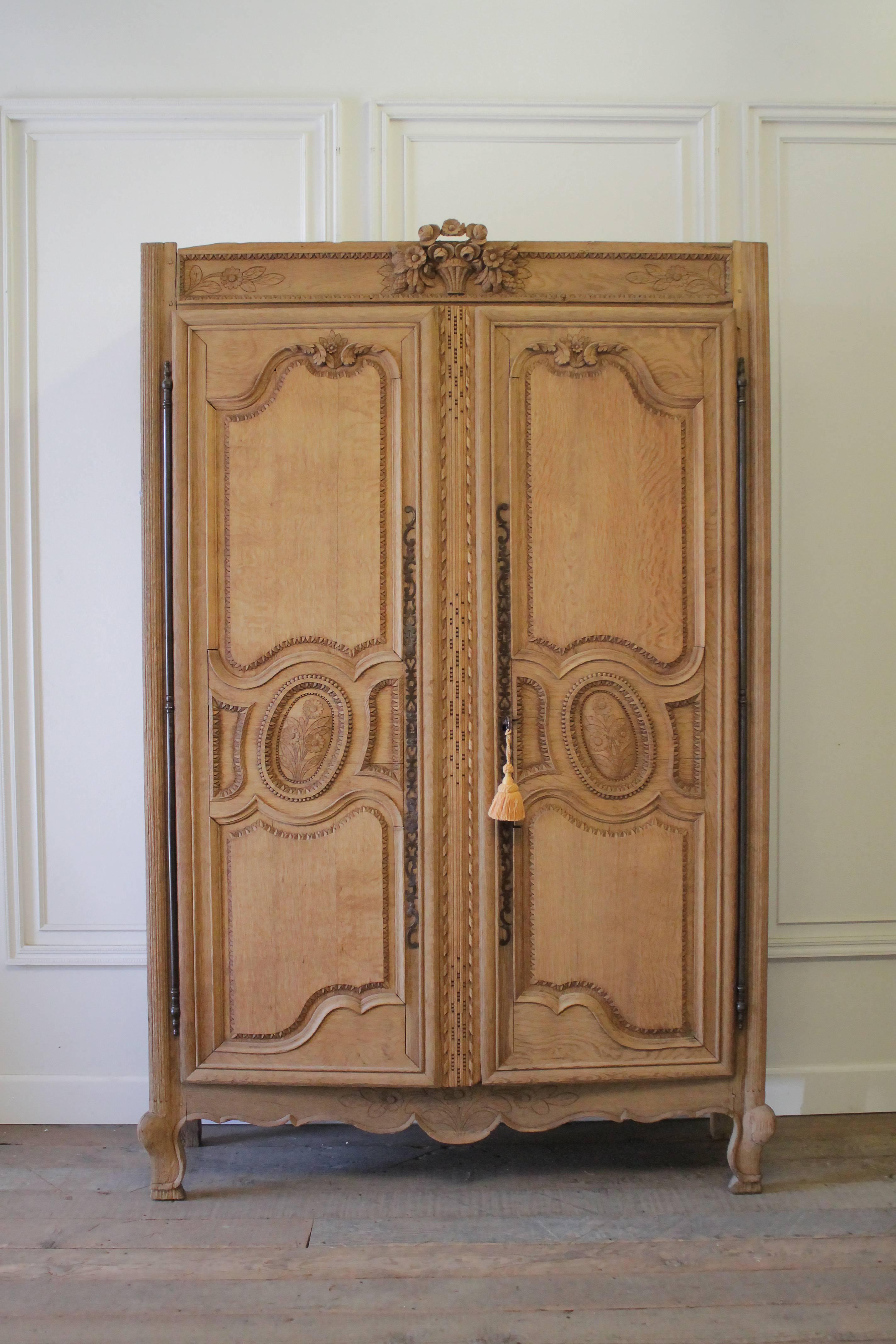 Early 19th Century Raw European Quarter Sawn White Oak Armoire Cabinet 5