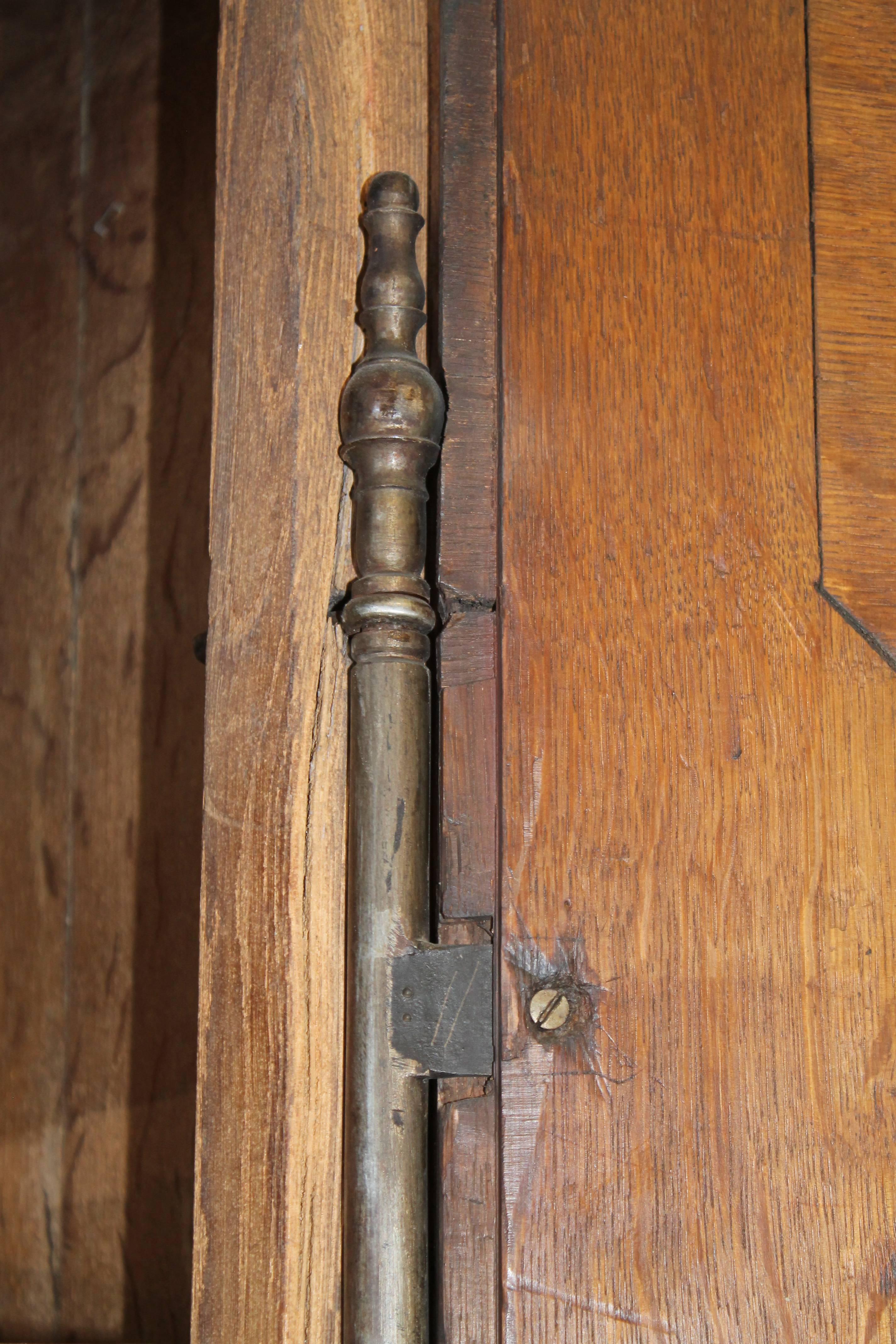 Early 19th Century Raw European Quarter Sawn White Oak Armoire Cabinet In Good Condition In Old Town Orange, CA