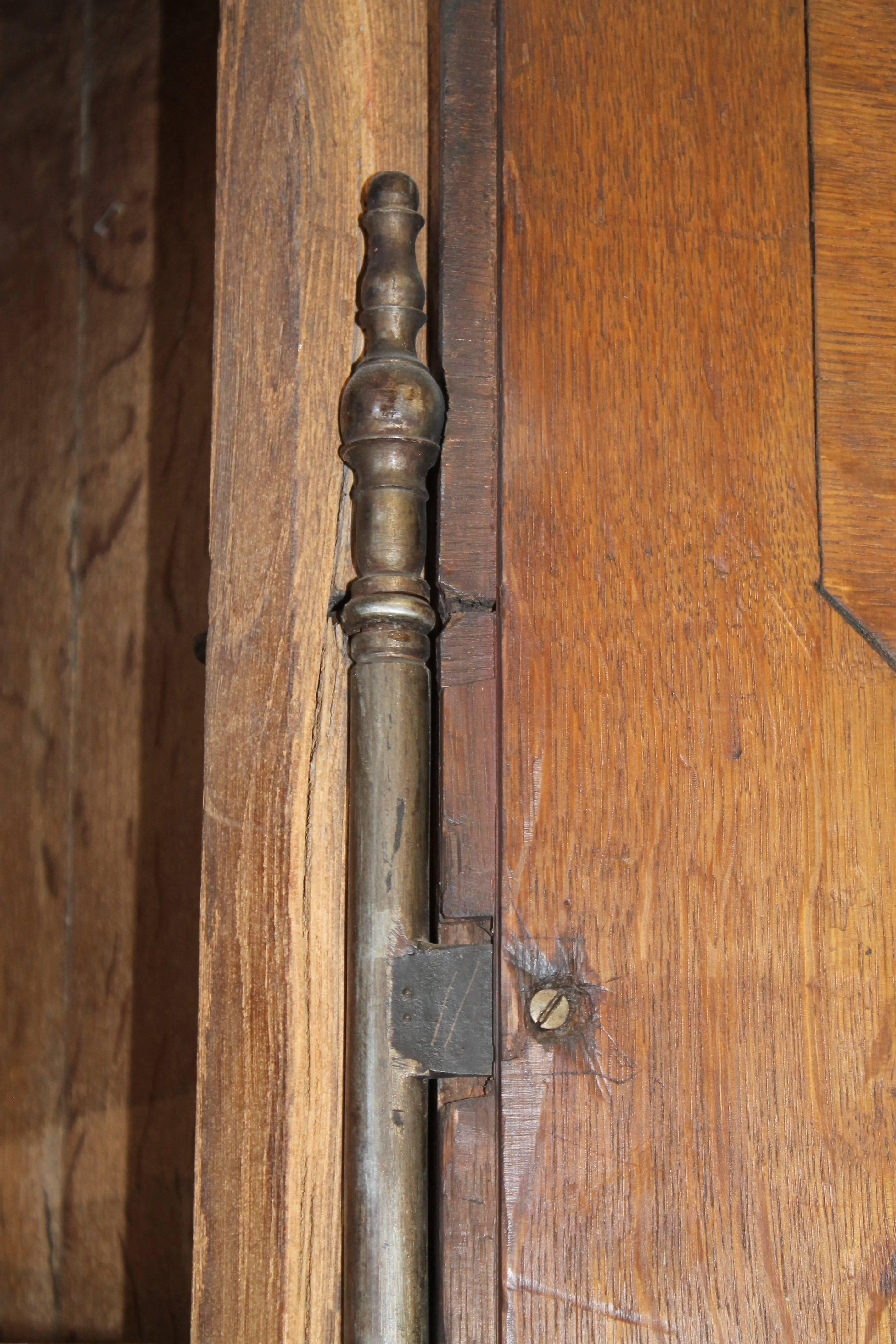 Early 19th Century Raw European Quarter Sawn White Oak Armoire Cabinet In Good Condition In Brea, CA