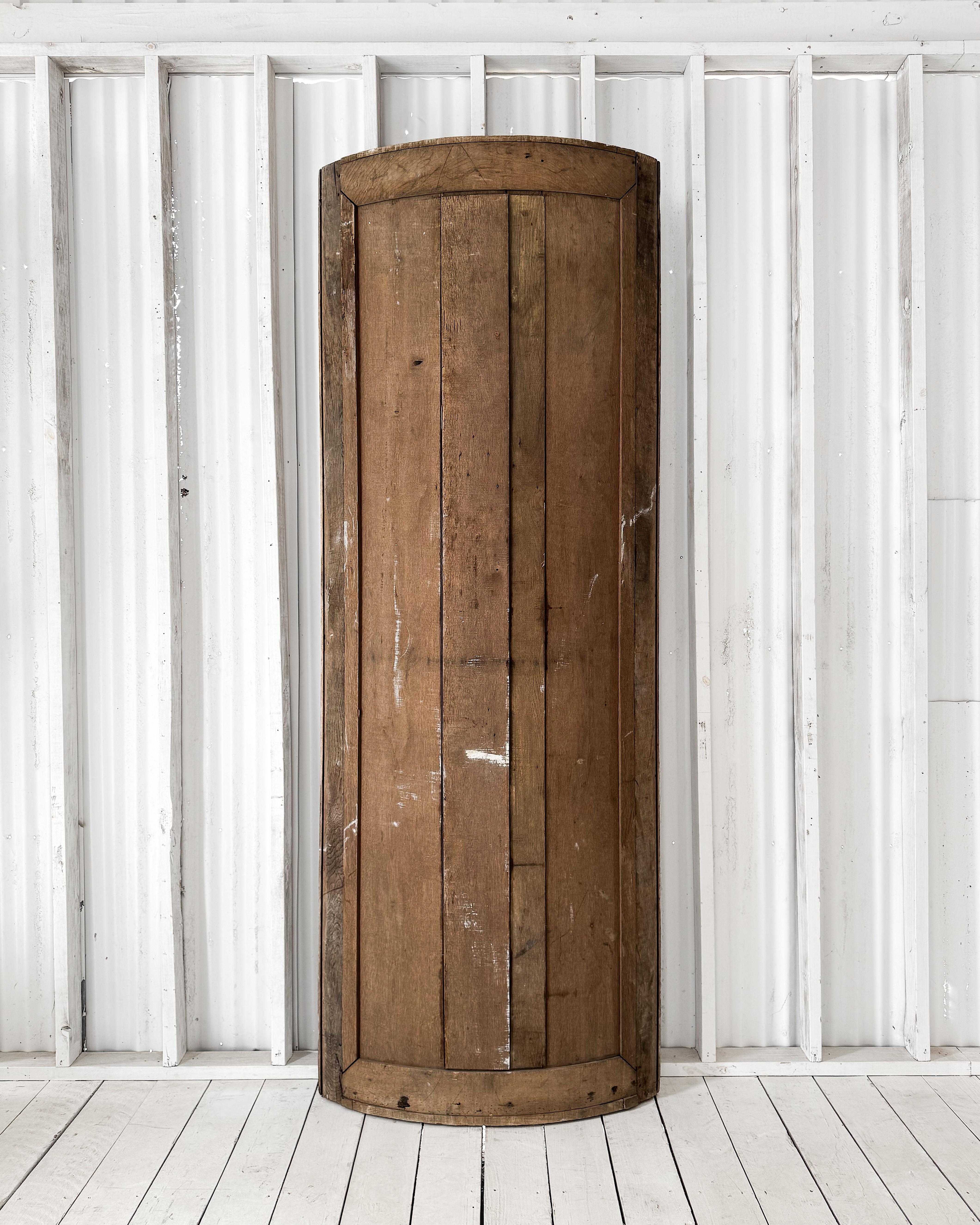 Early 19th Century Reclaimed French Blue Curved Corner Boiserie Panel en vente 13