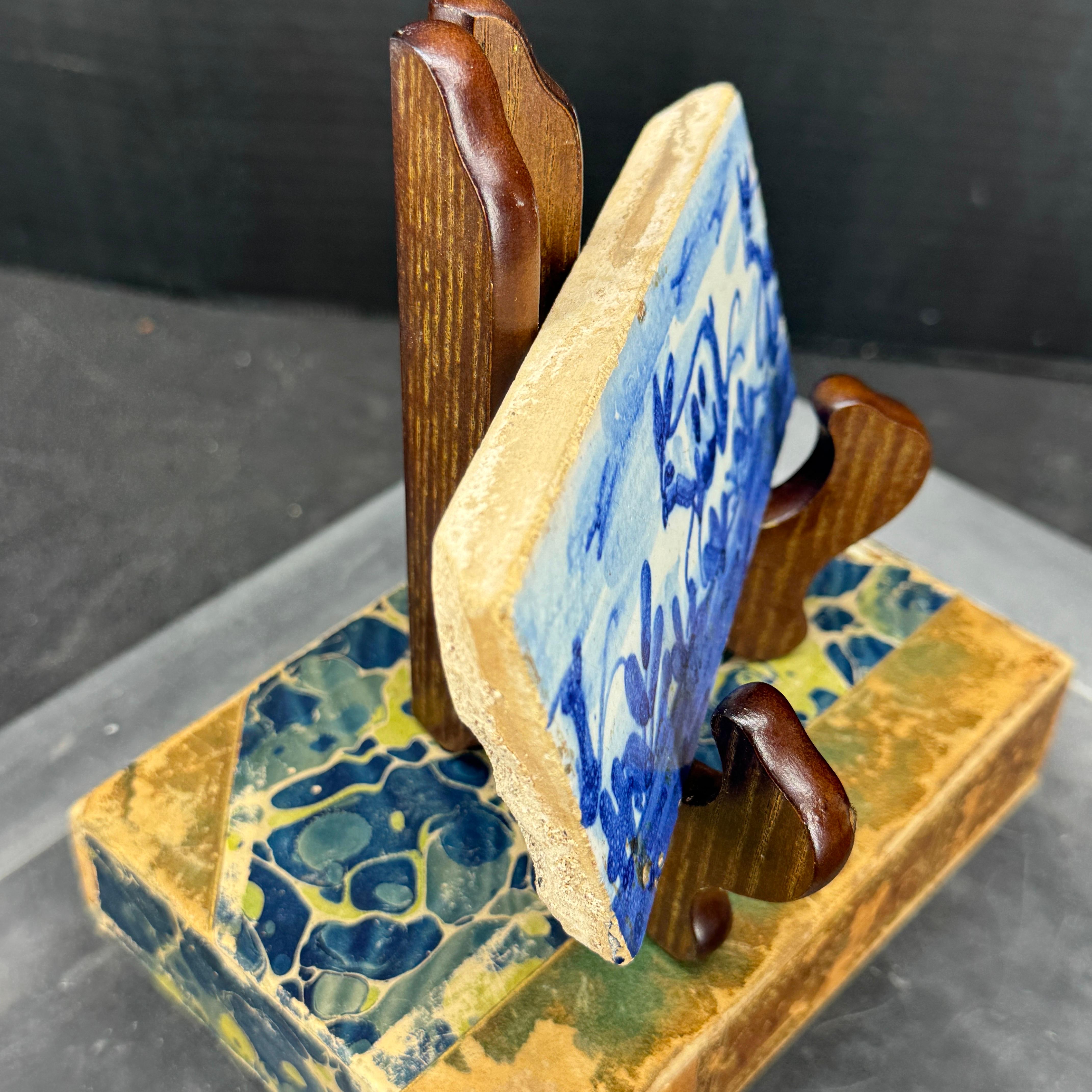 Carreau de Delft rectangulaire du début du 19e siècle avec lapin en vente 1