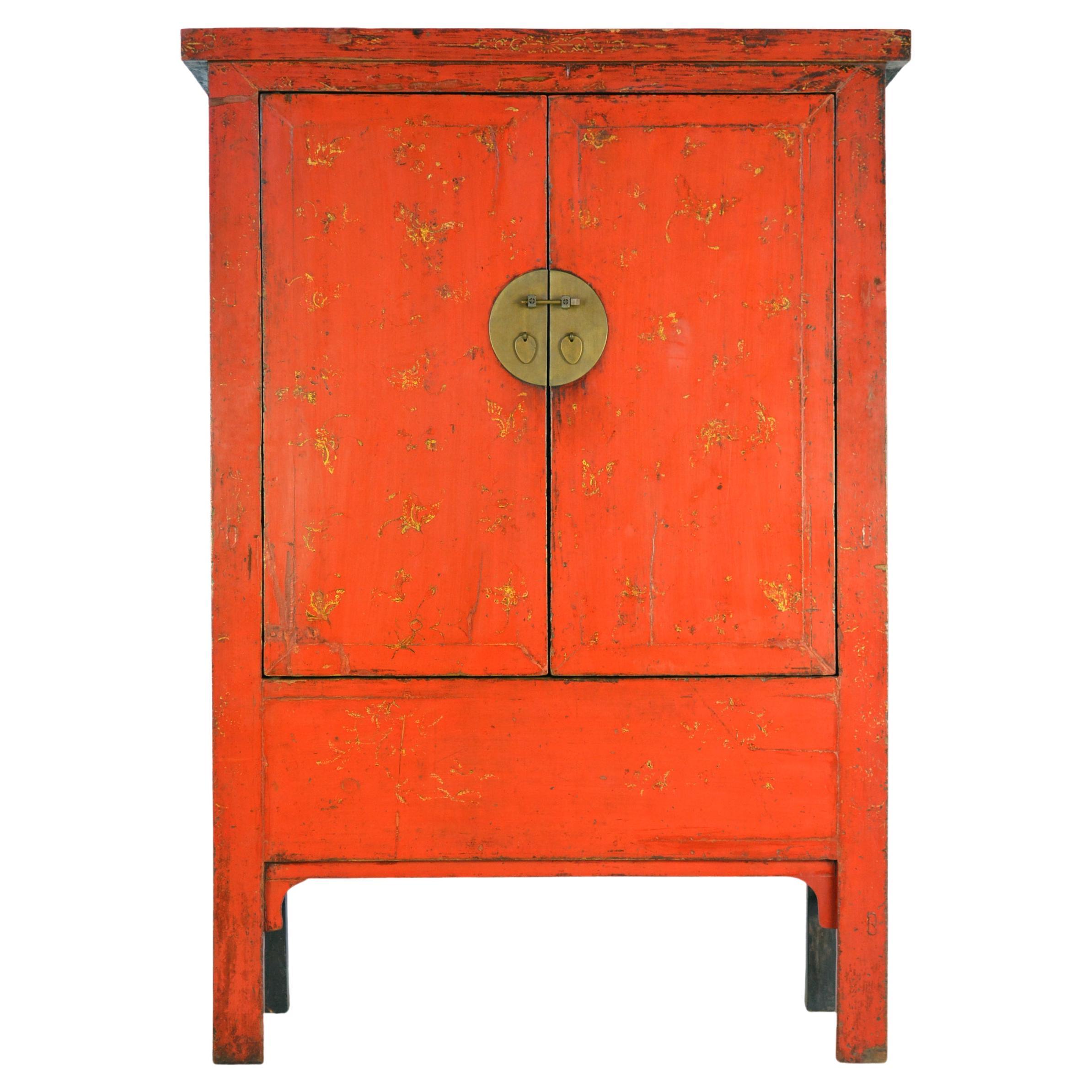 rot lackierter Schrank aus dem frühen 19. Jahrhundert im Angebot