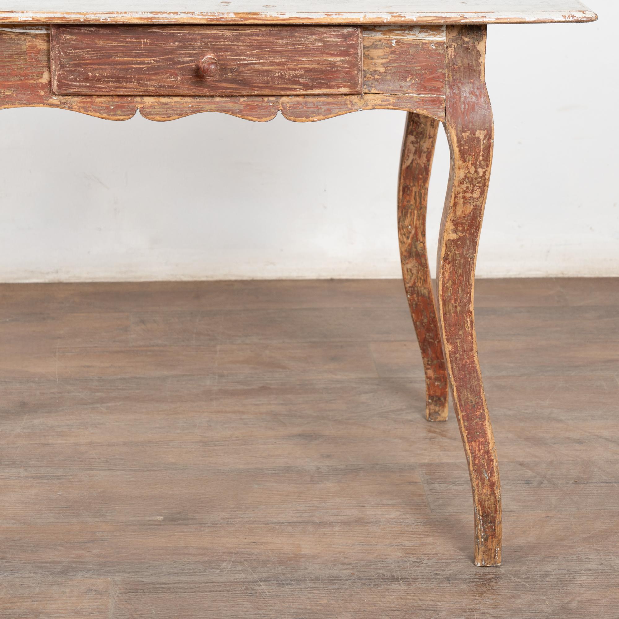 Early 19th Century Red Painted Swedish Side Table with Single Drawer For Sale 8