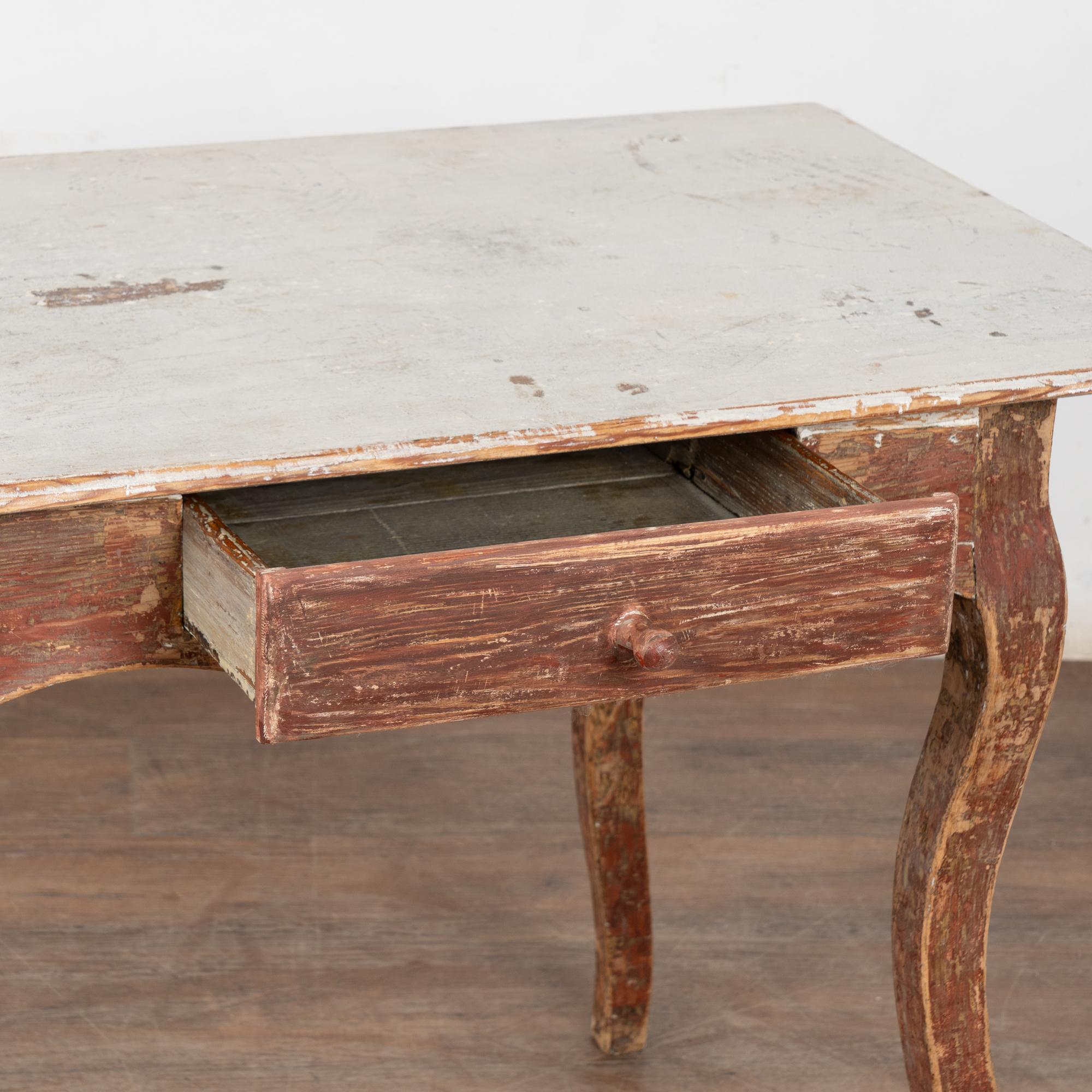 Early 19th Century Red Painted Swedish Side Table with Single Drawer For Sale 3