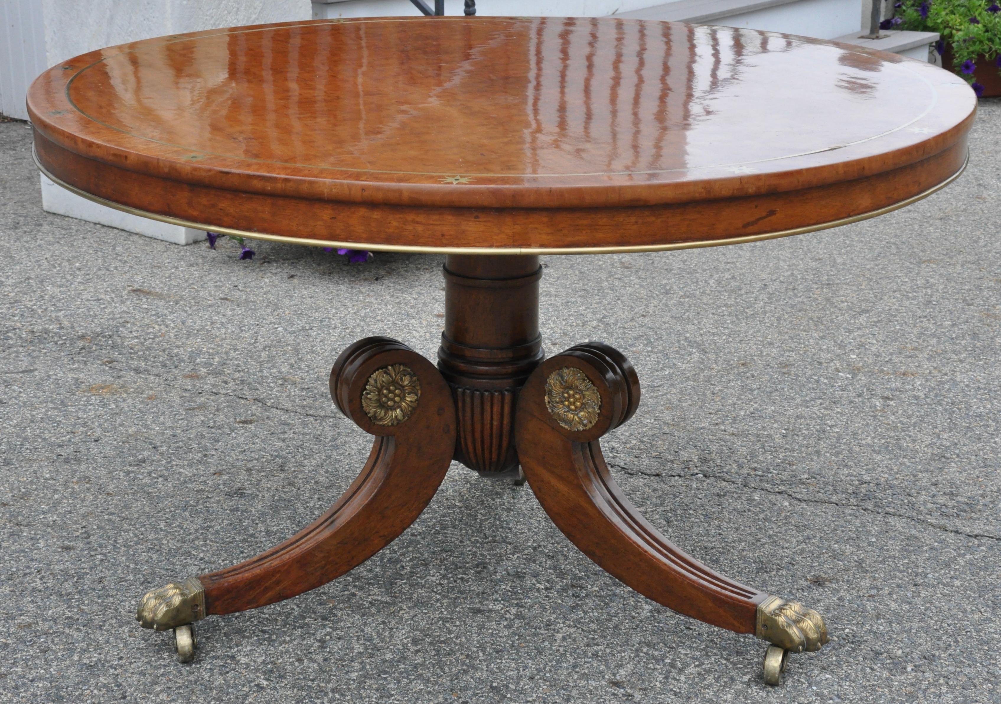 English Early 19th Century Regency Anglo Mahogany and Brass Round Center Dining Table