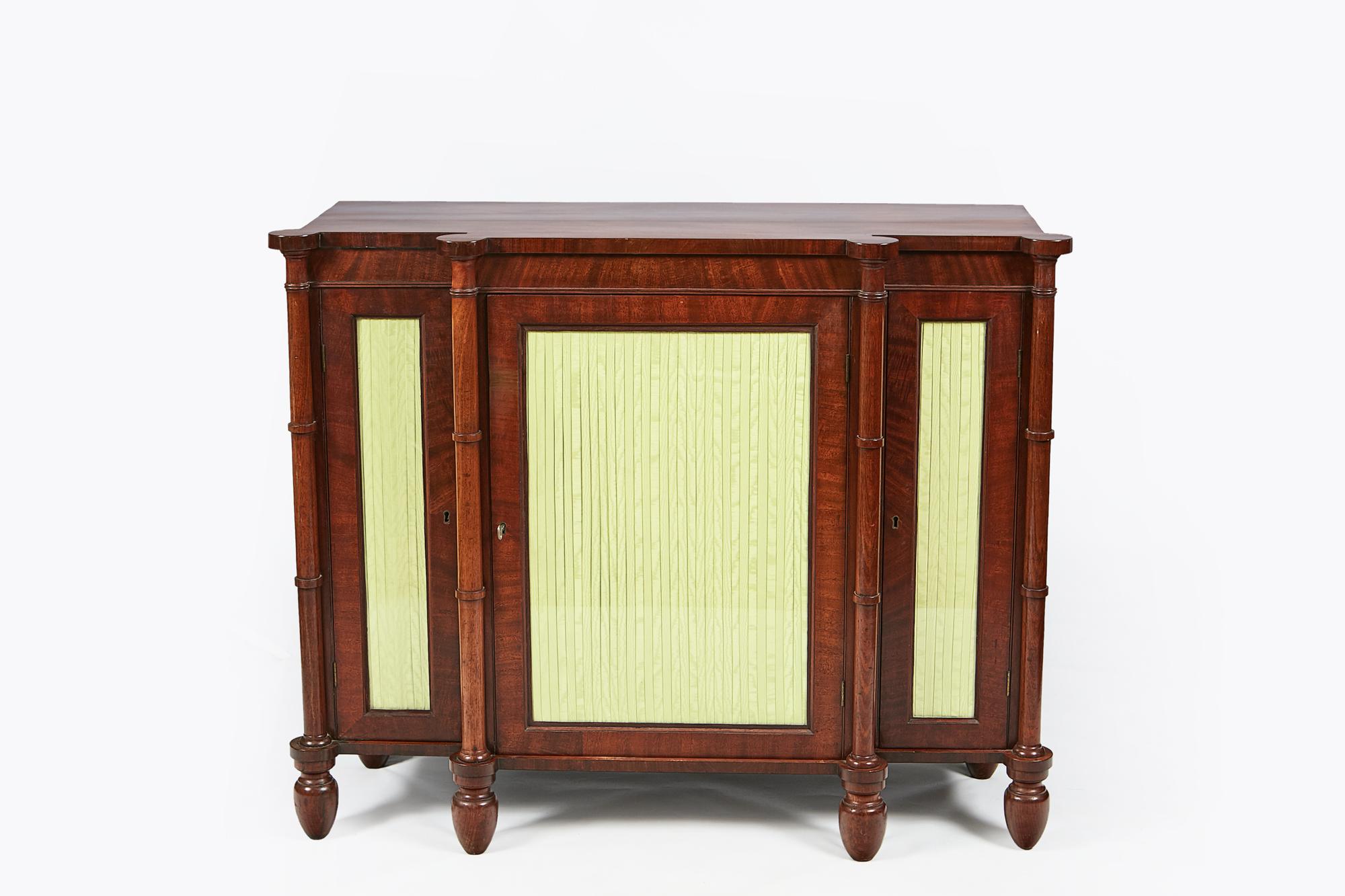 Early 19th Century Regency Breakfront Cabinet In Good Condition In Dublin 8, IE