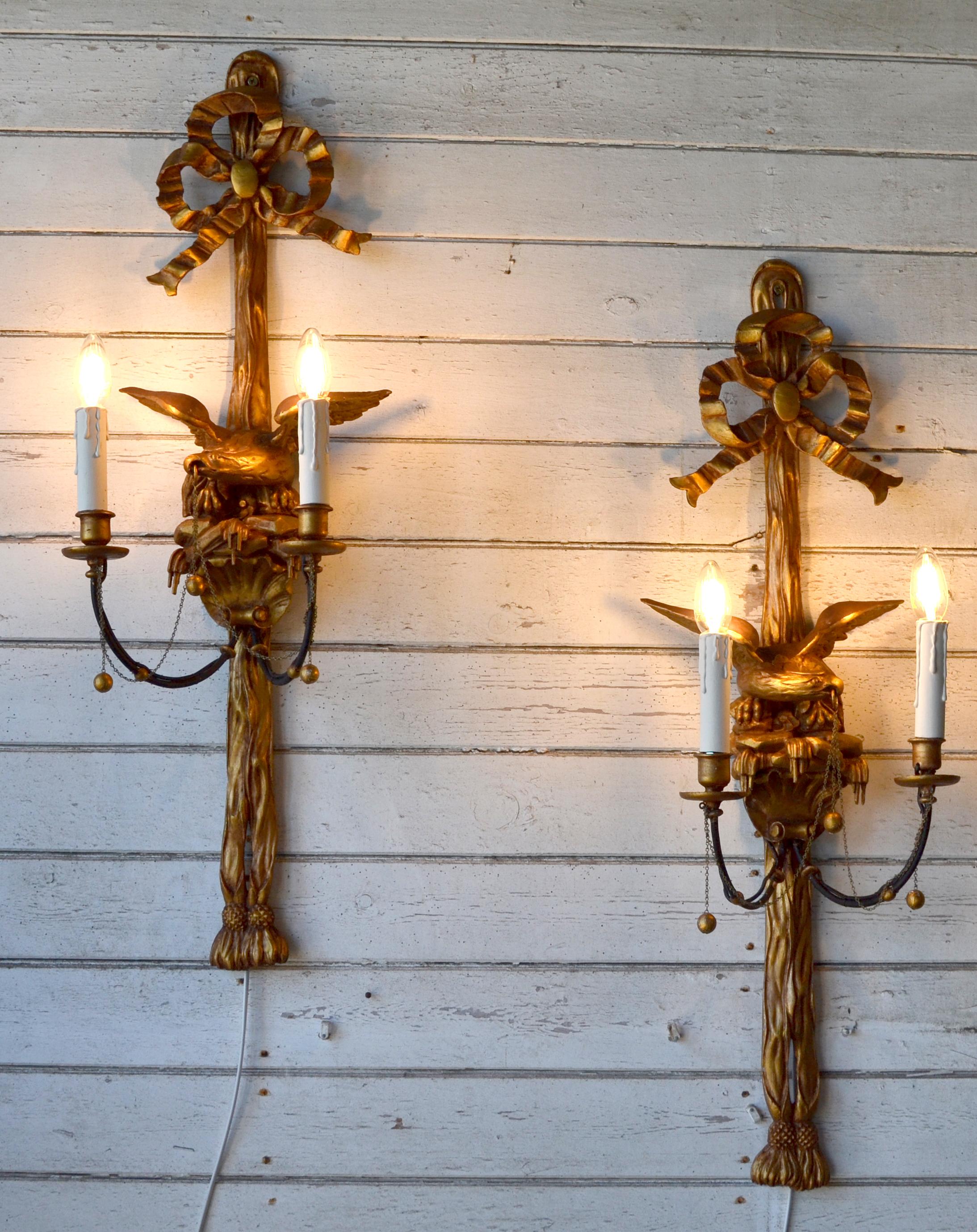 English Early 19th Century Regency Carved Giltwood Eagle Wall Sconces For Sale