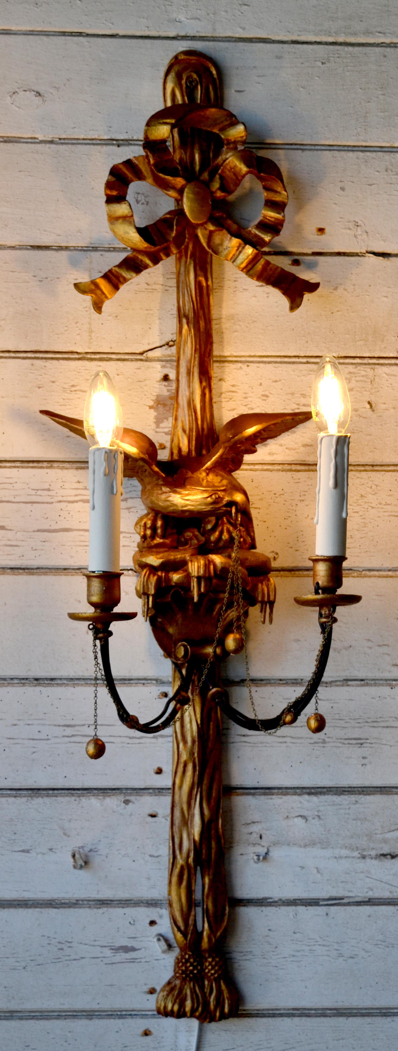 Hand-Carved Early 19th Century Regency Carved Giltwood Eagle Wall Sconces For Sale