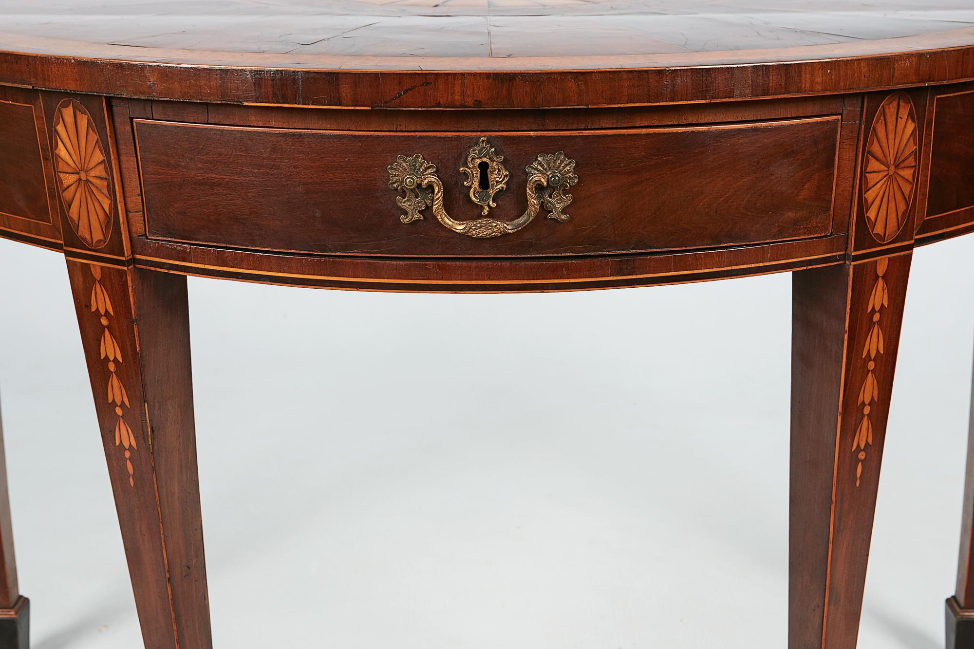 Frühes 19. Jahrhundert Regency Demilune Tisch nach William Moore im Zustand „Gut“ im Angebot in Dublin 8, IE