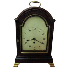Orologio a staffa in mogano inglese Regency dei primi del XIX secolo