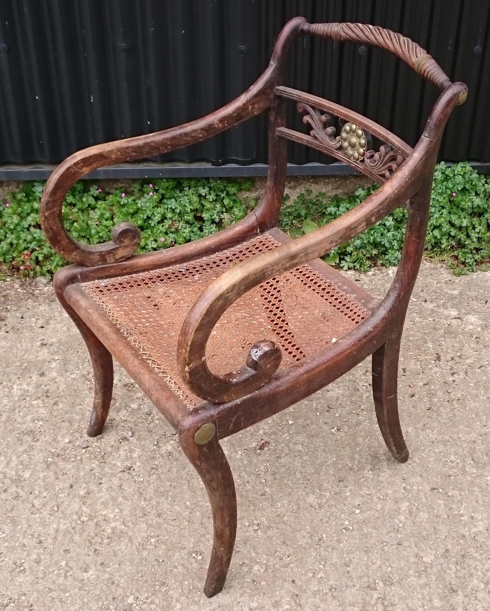 Early 19th Century Regency Mahogany Antique Armchair In Distressed Condition For Sale In Gloucestershire, GB