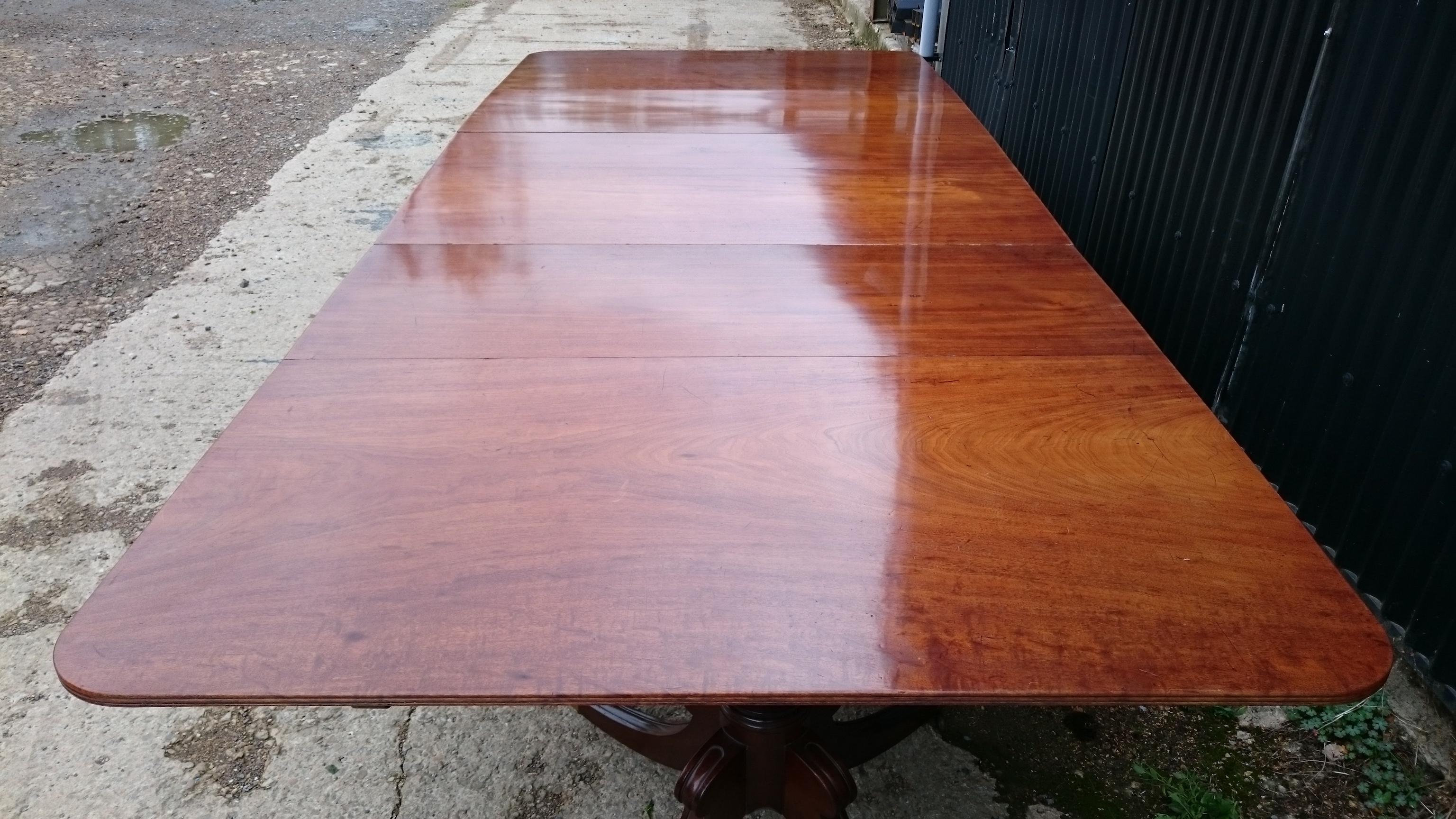 Early 19th Century Regency Mahogany Antique Dining Table For Sale 2