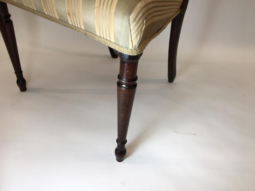 Early 19th Century Regency Mahogany Arm Chair In Good Condition For Sale In Brooklyn, NY