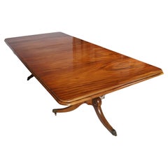 Early 19th Century Regency mahogany extendable dining table
