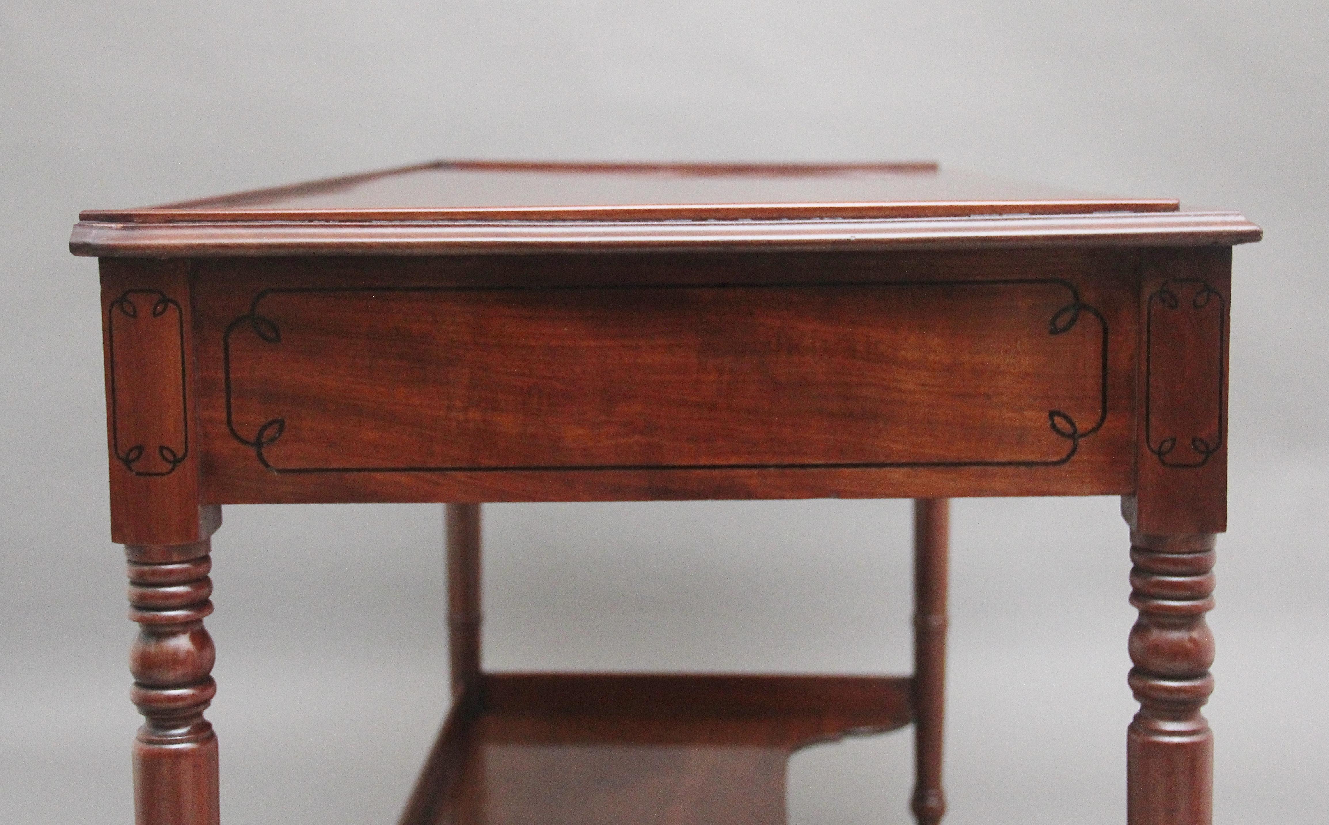 Early 19th Century Regency mahogany serving table For Sale 2