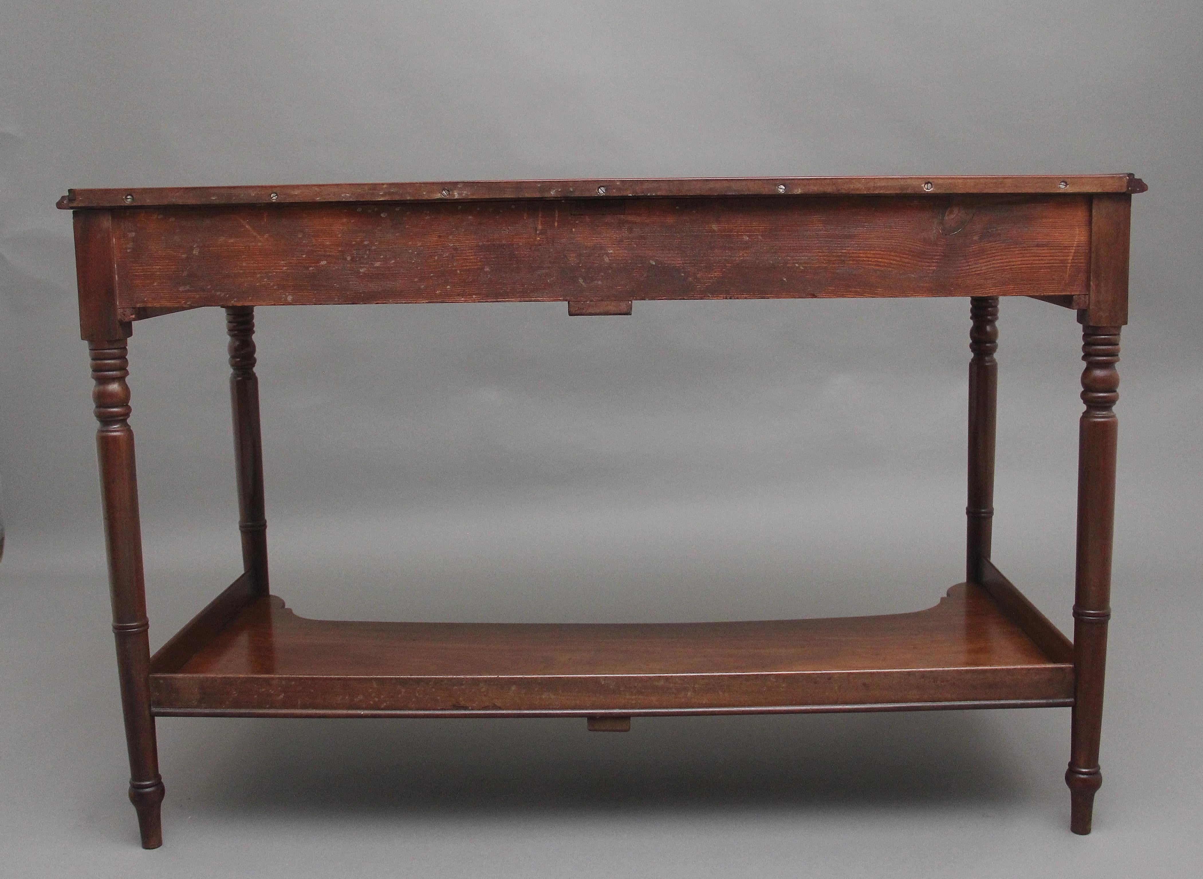 Early 19th Century Regency mahogany serving table For Sale 3