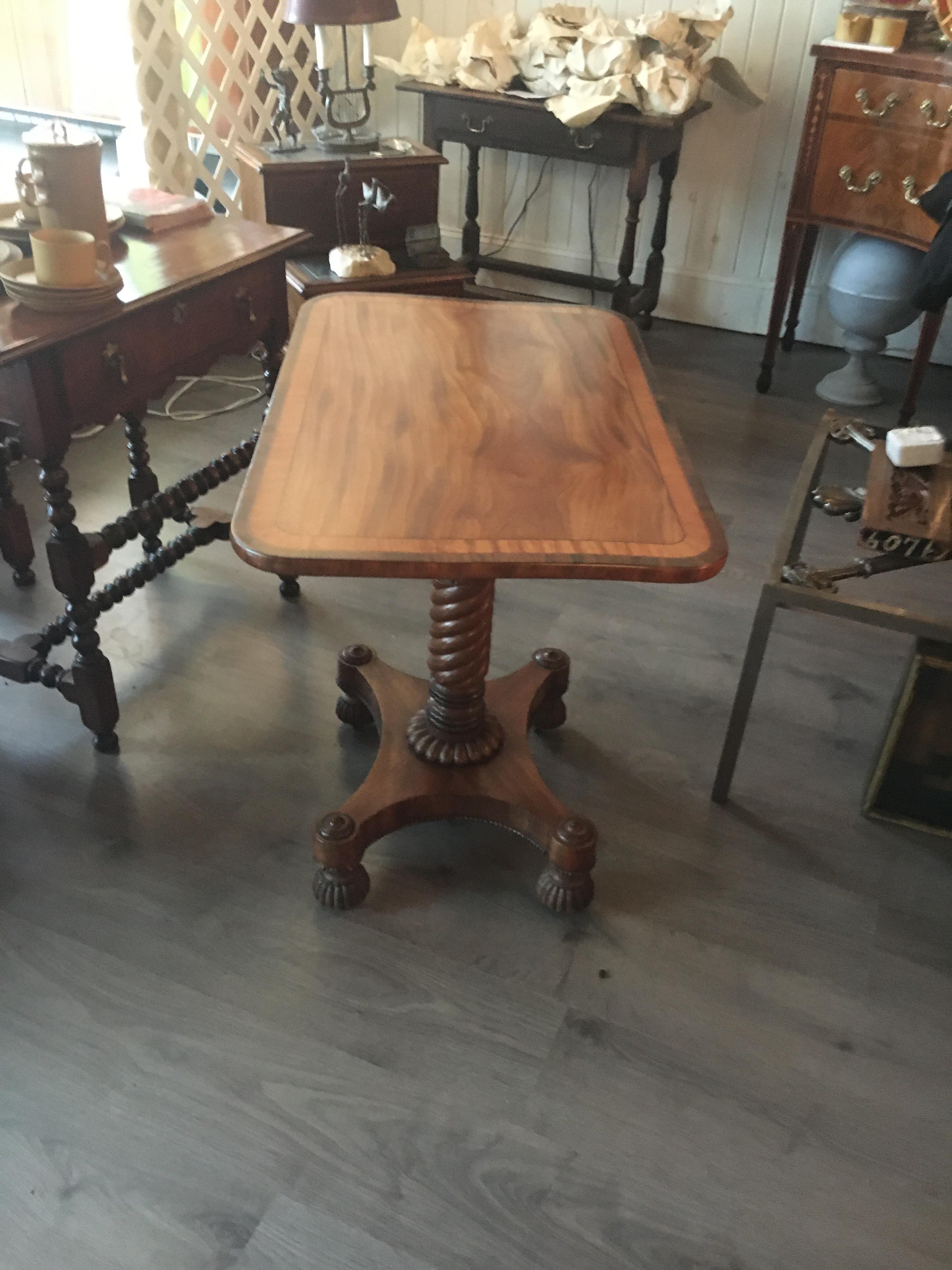 Early 19th Century Regency Mahogany Table with Rosewood Banding, Great Color In Good Condition In Buchanan, MI