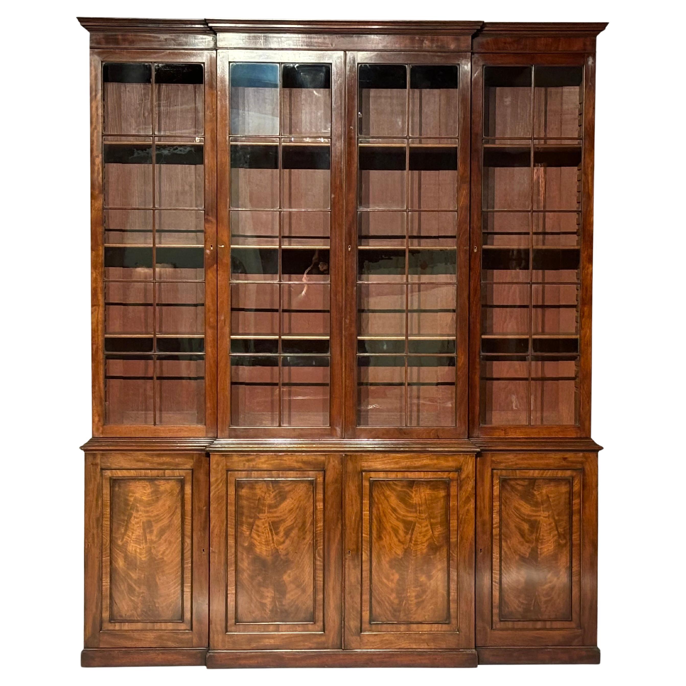 Libreria a 4 ante con ante a ribalta del periodo Regency dell'inizio del XIX secolo