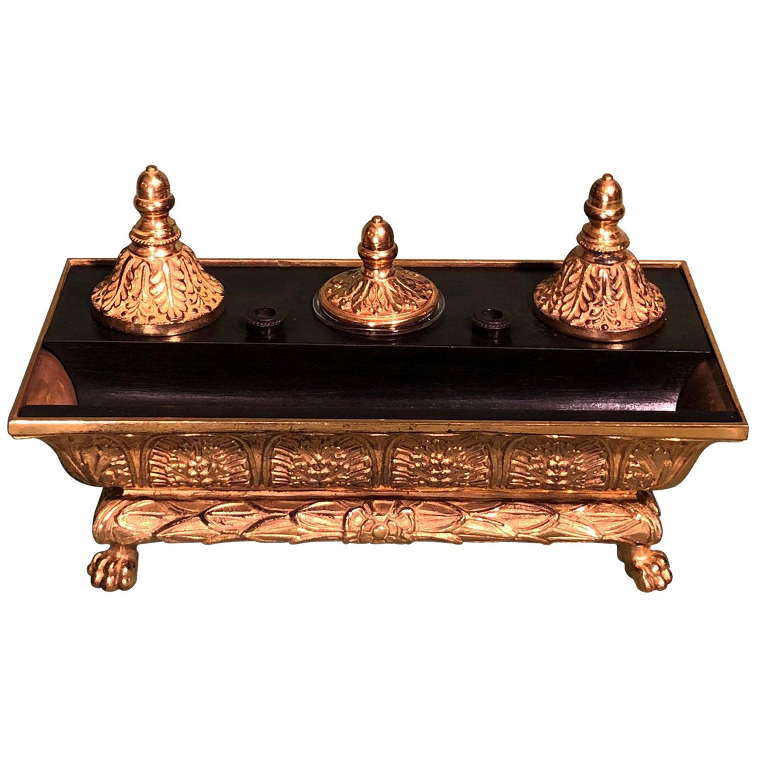 Encrier en bronze et bronze doré du début du XIXe siècle de la période Régence en vente