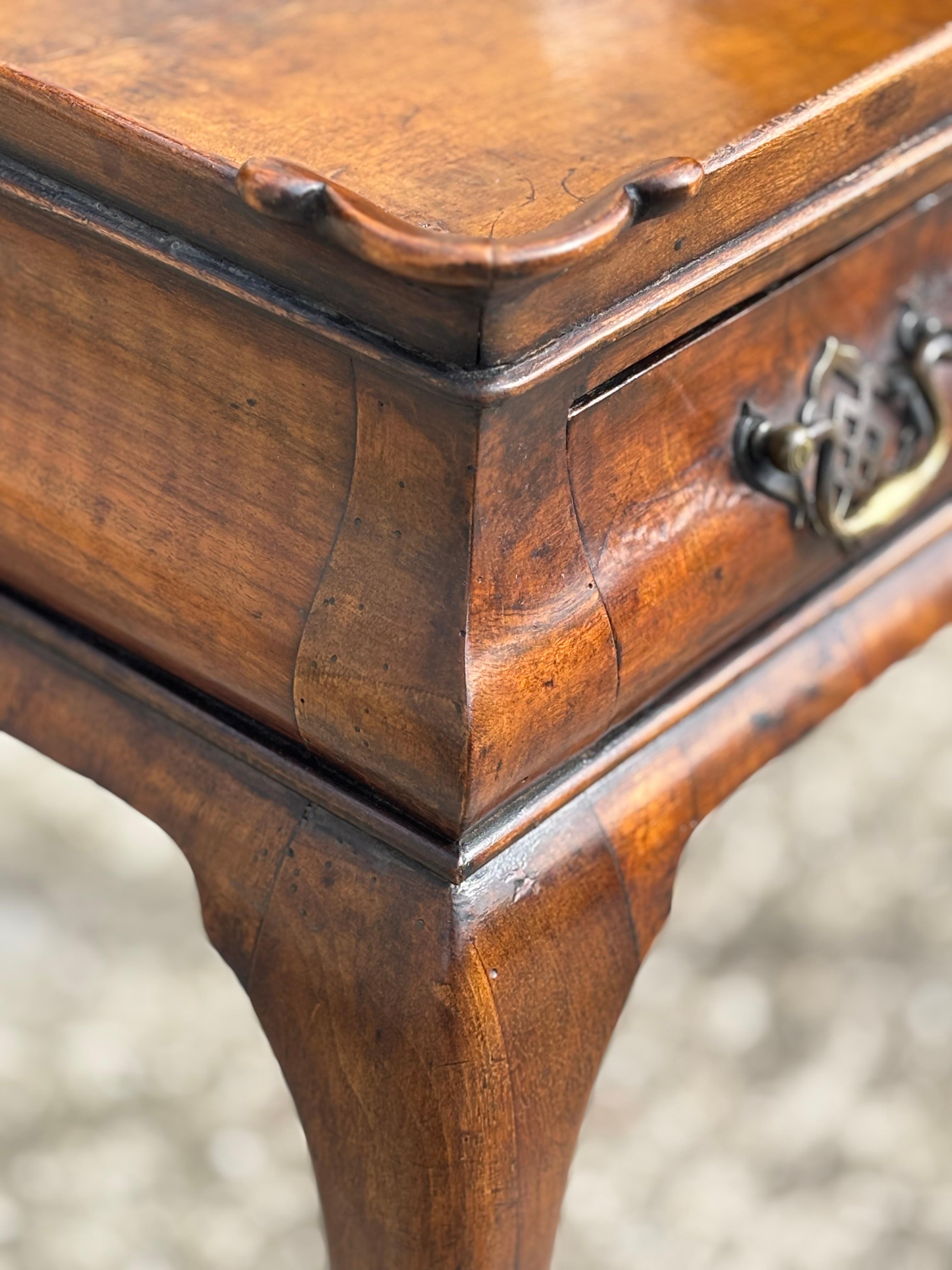 Early 19th Century Regency Period Burr Walnut Silver Table For Sale 8