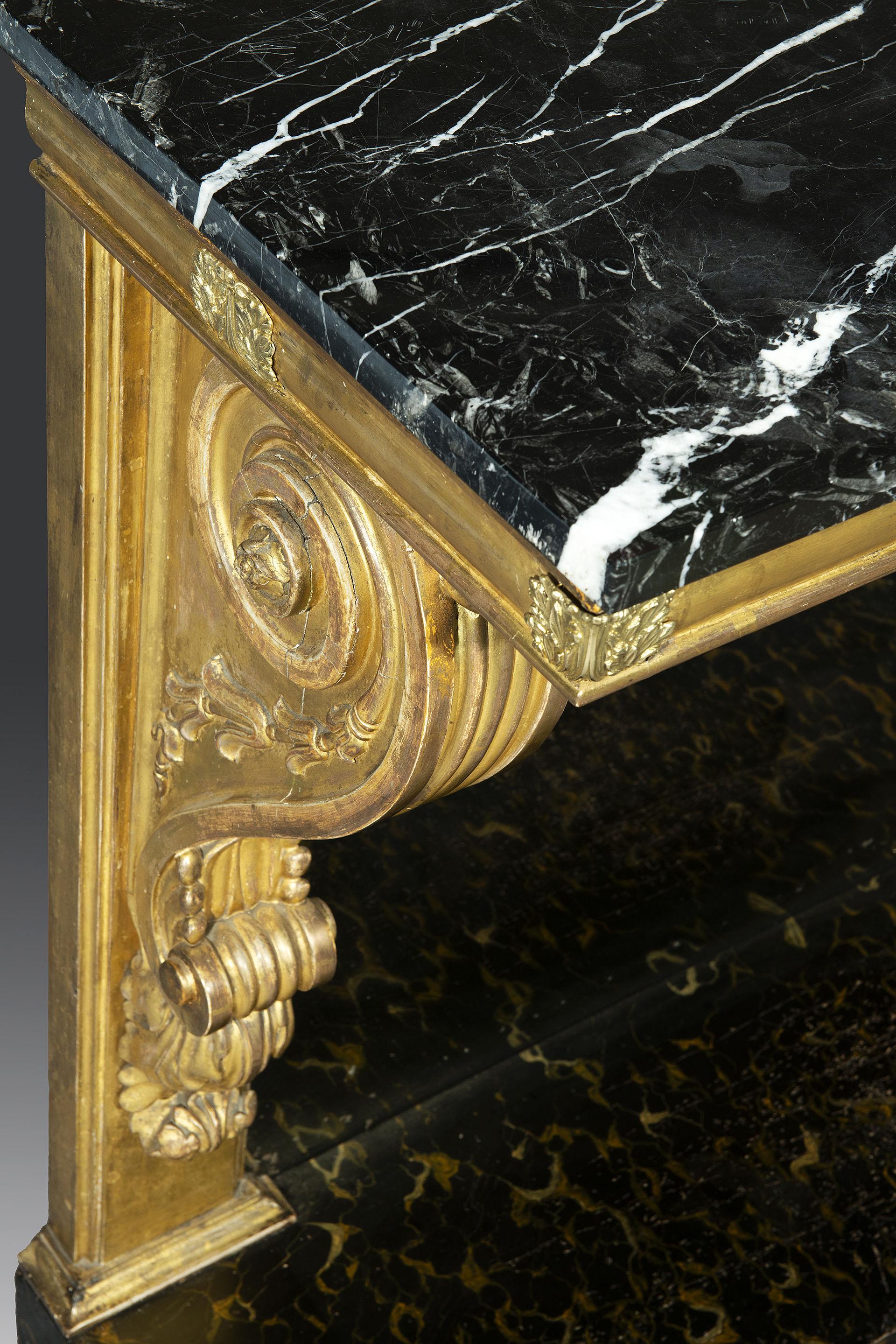 Early 19th Century Regency Period Carved Giltwood Marble Top Console Table im Zustand „Gut“ im Angebot in Bradford on Avon, GB