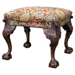 Tabouret en noyer sculpté du début du 19e siècle de la période Regency